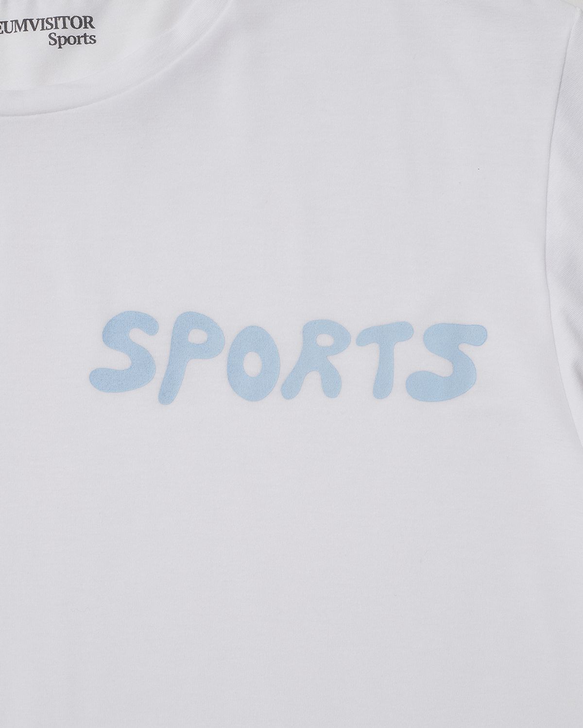 더뮤지엄비지터(THEMUSEUMVISITOR) SPORTS GRAPHIC RUNNING T-SHIRT (WHITE)
