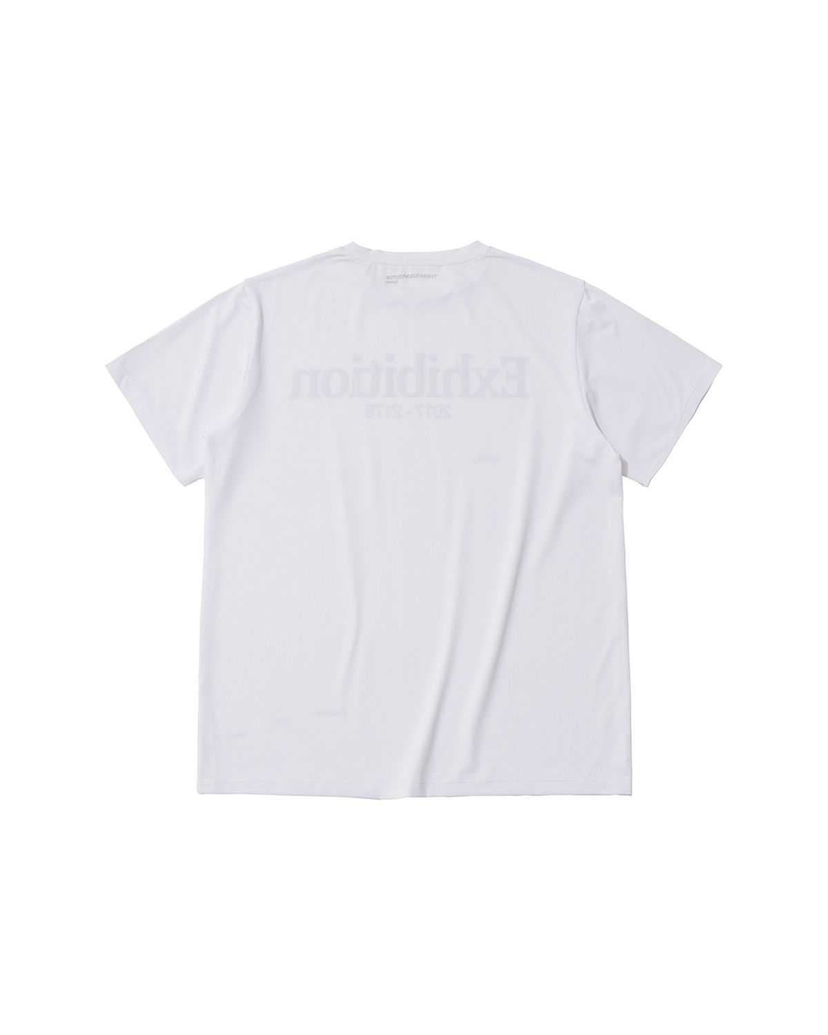 더뮤지엄비지터(THEMUSEUMVISITOR) EXHIBITION GRAPHIC RUNNING T-SHIRT (WHITE)