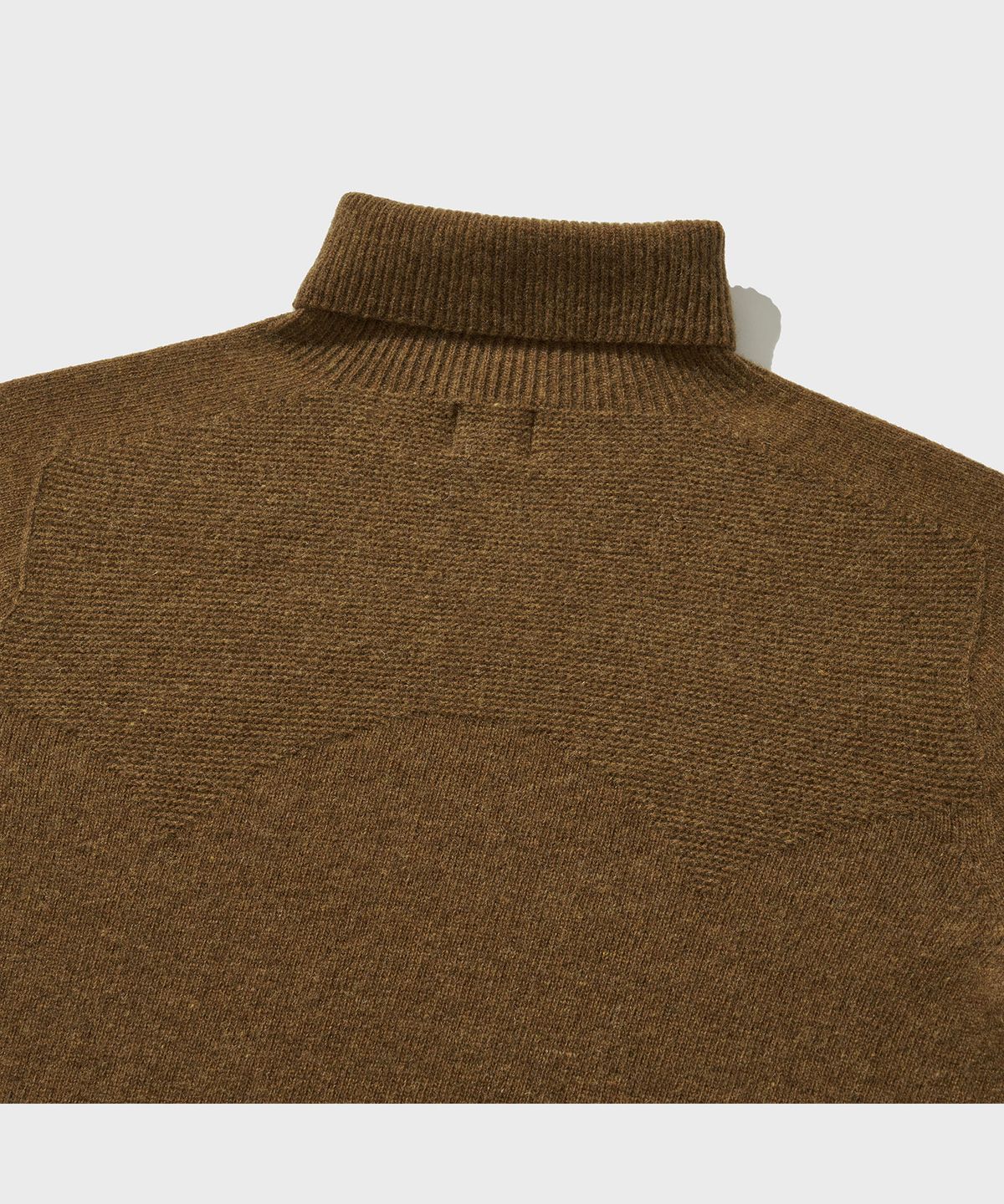 비디알(VDR) WHOLE GARMENT DOUBLE FACE TURTLENECK [Golden Brown]