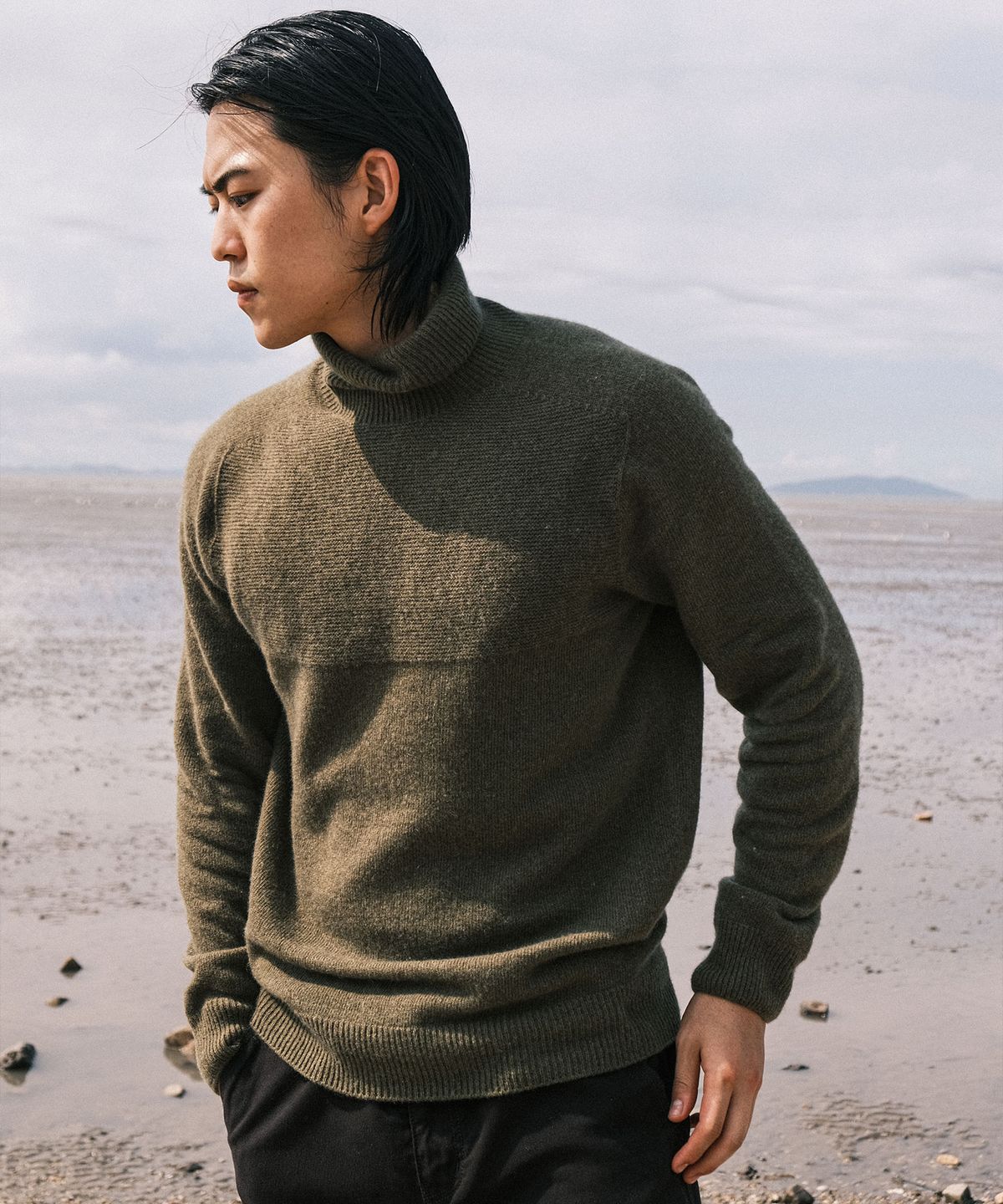 비디알(VDR) WHOLE GARMENT DOUBLE FACE TURTLENECK [Olive]