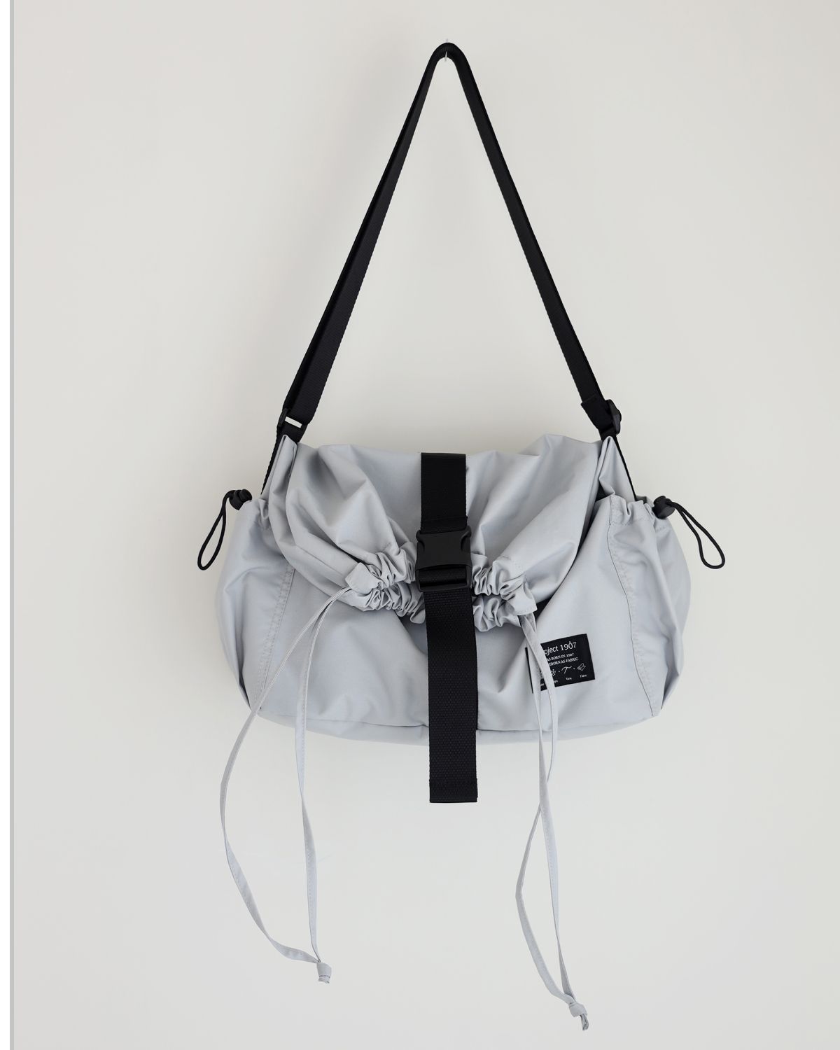 프로젝트 1907(PROJECT1907) [PLASTIC] String Hobobag (Light Grey)
