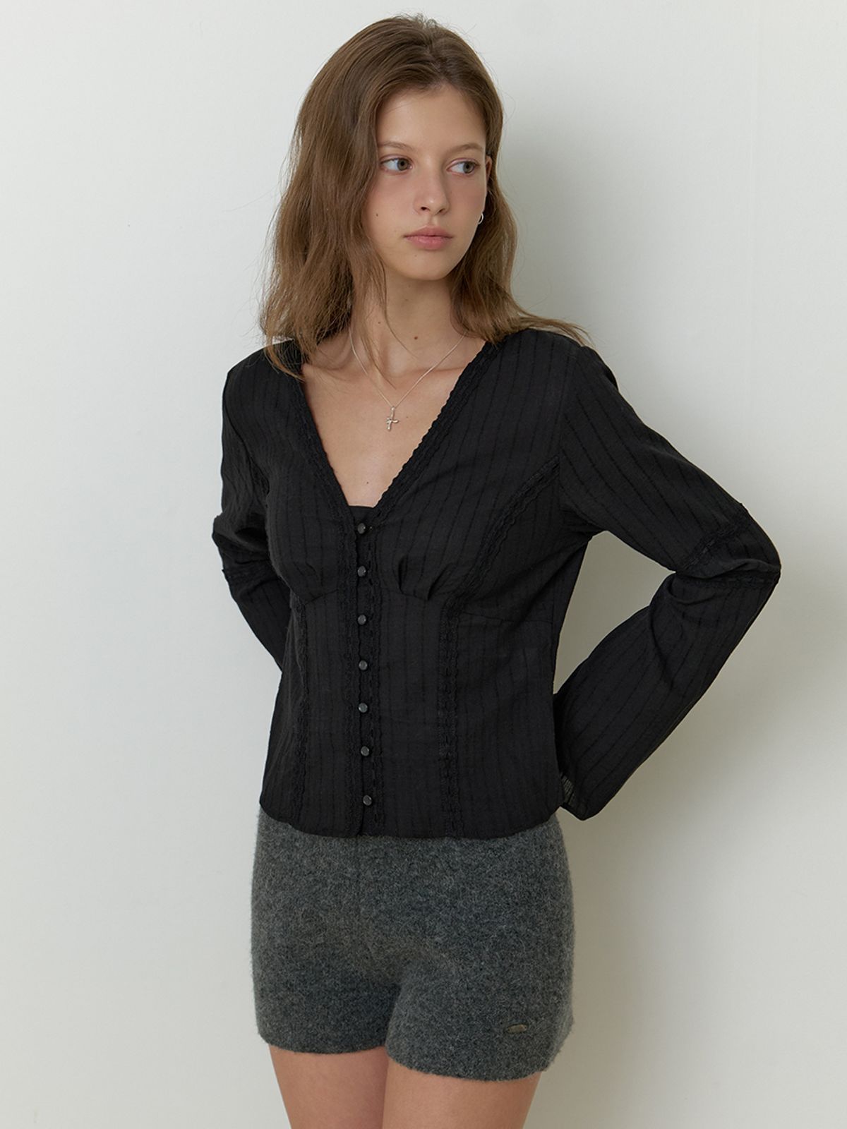 리엘(RE L) Pitta lace blouse (black)
