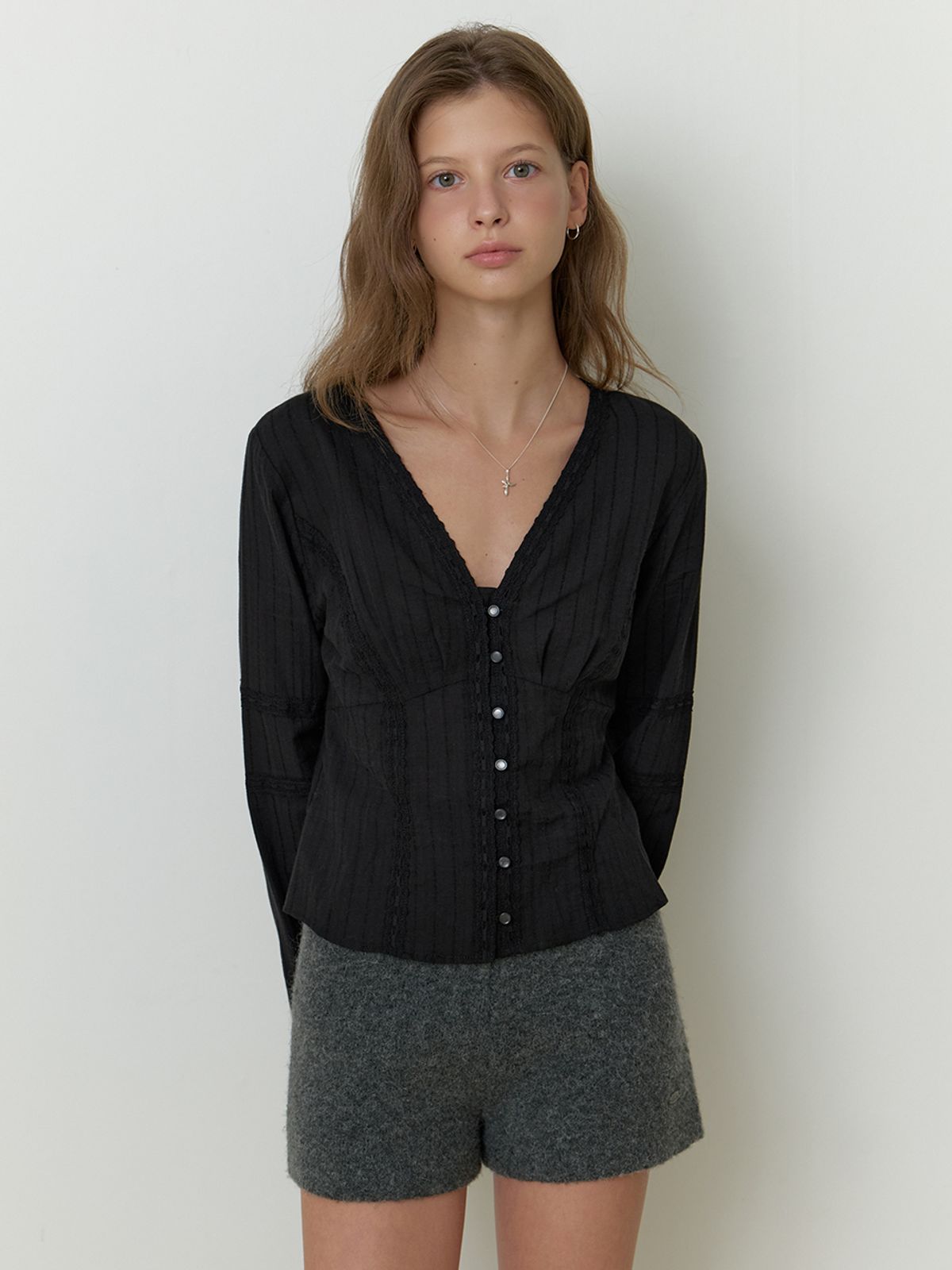 리엘(RE L) Pitta lace blouse (black)