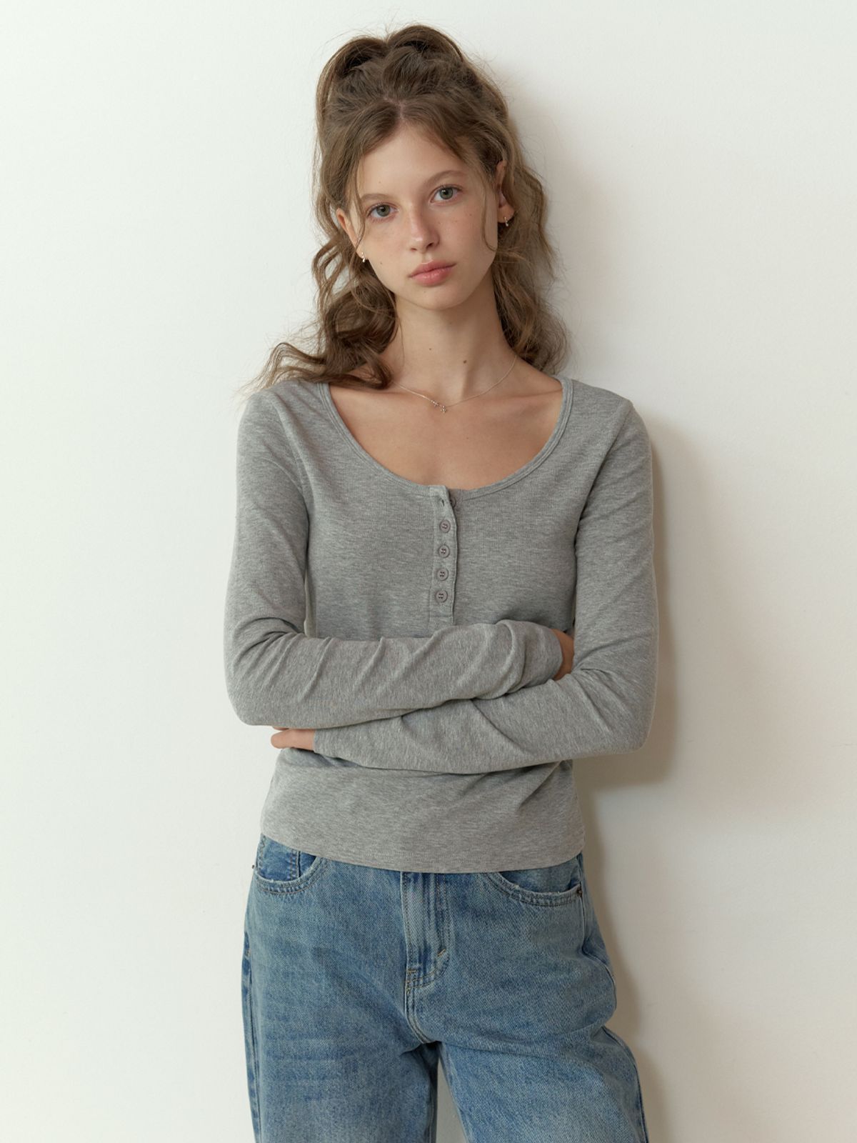 리엘(RE L) Sherry button U t-shirt (gray)
