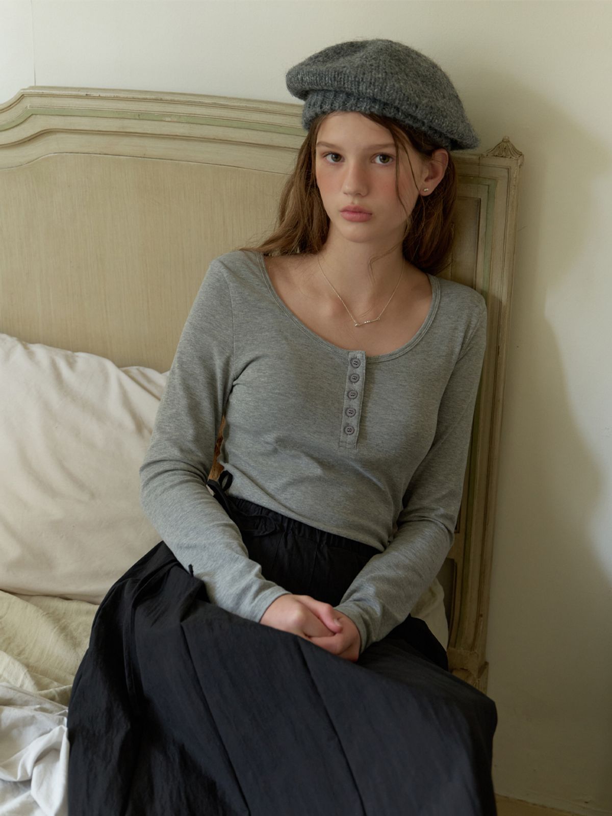 리엘(RE L) Sherry button U t-shirt (gray)