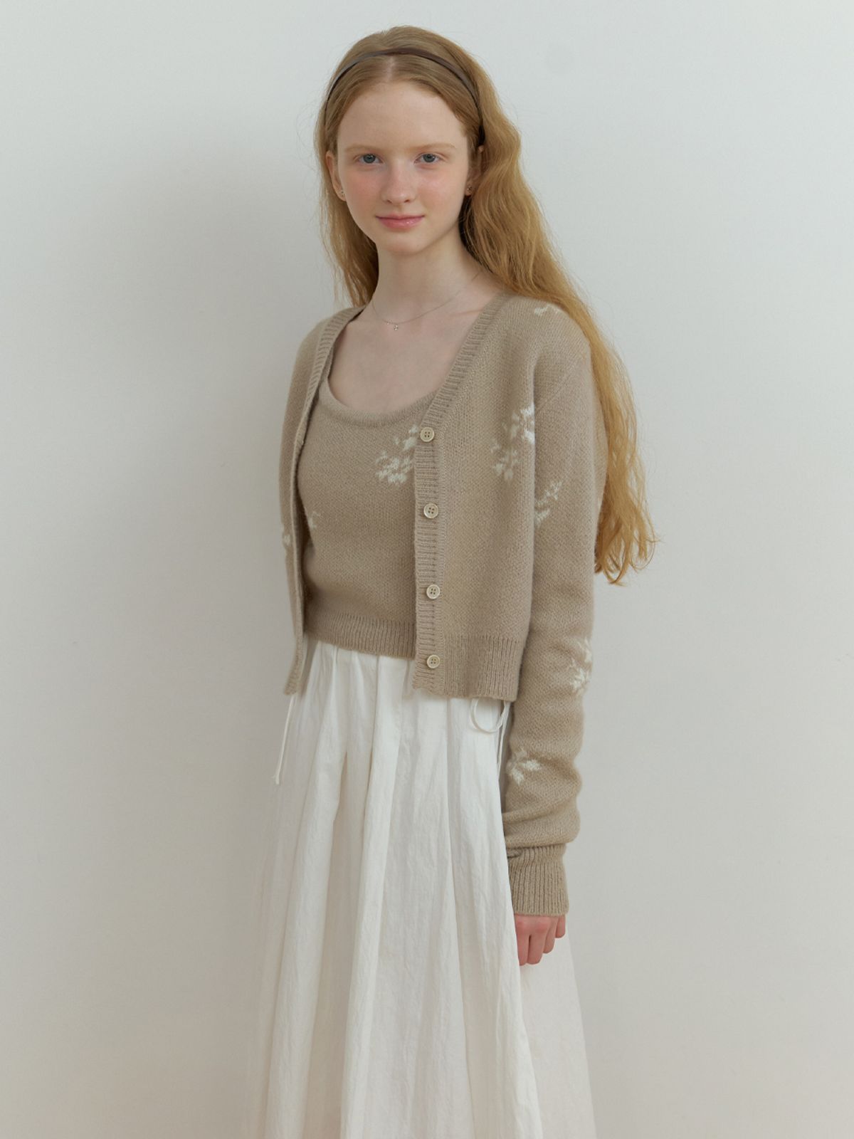 리엘(RE L) Mae flower cardigan (beige)