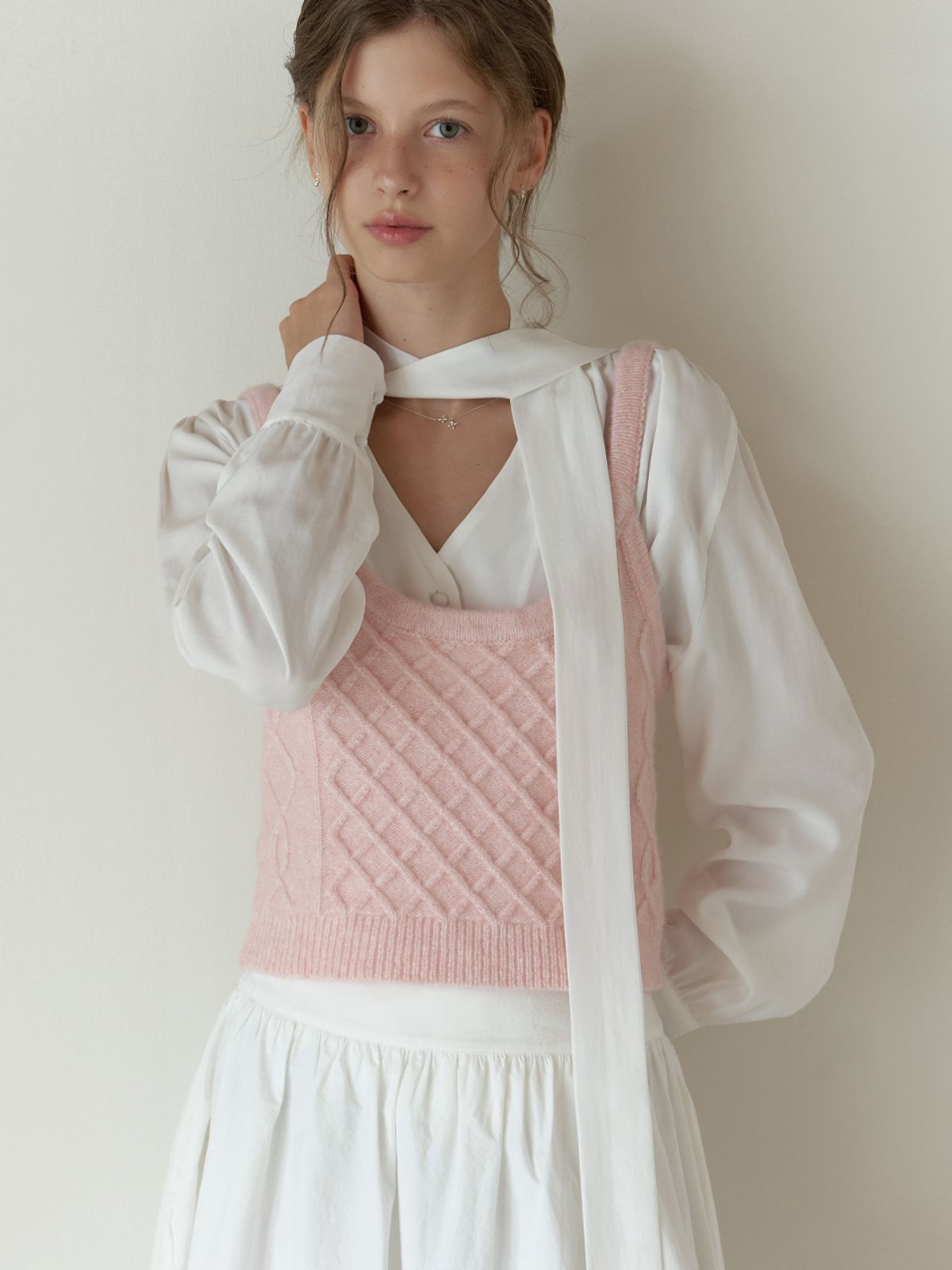 리엘(RE L) Moa scarf blouse (white)