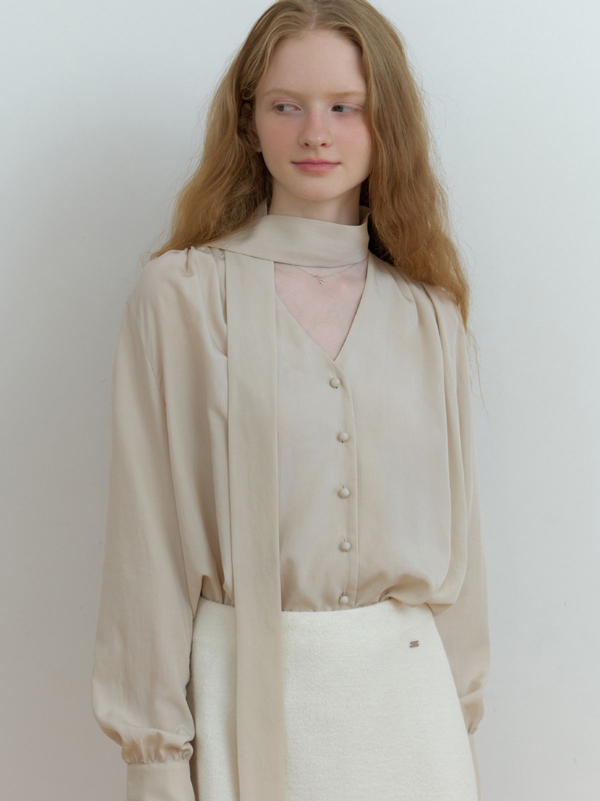 리엘(RE L) Moa scarf blouse (beige)
