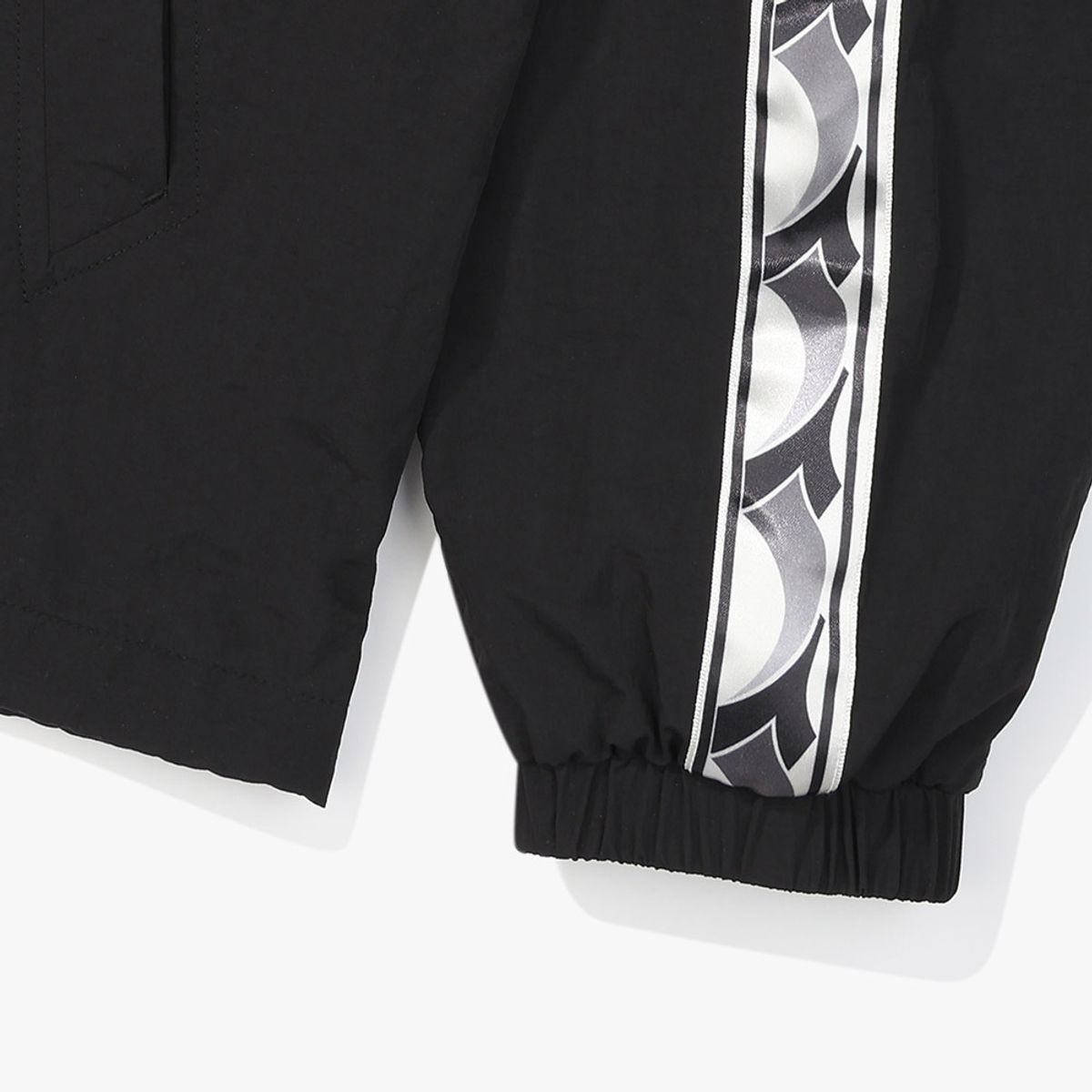 디아도라(diadora) 벤토 후드 자켓 BLACK
