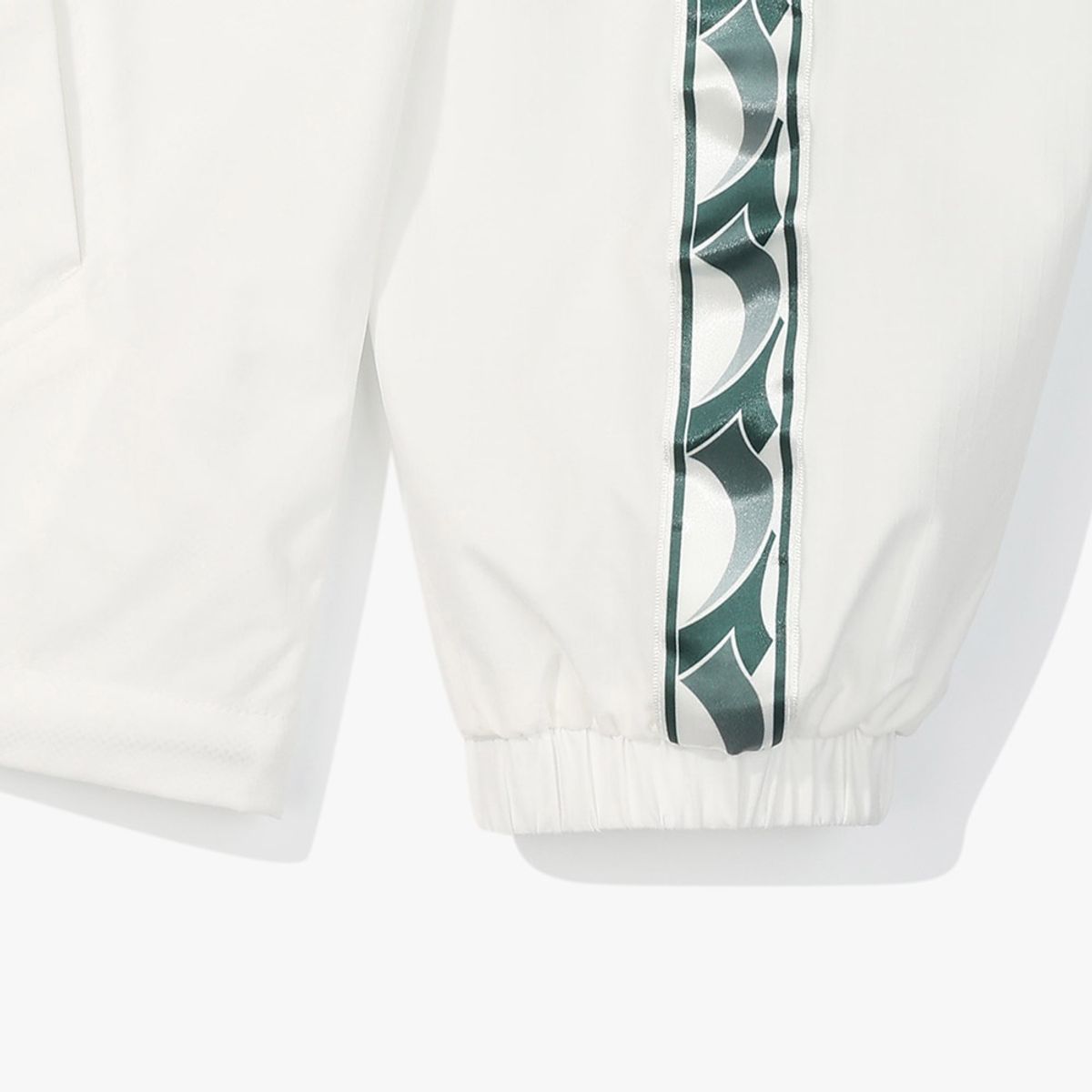 디아도라(diadora) 벤토 후드 자켓 OFF WHITE