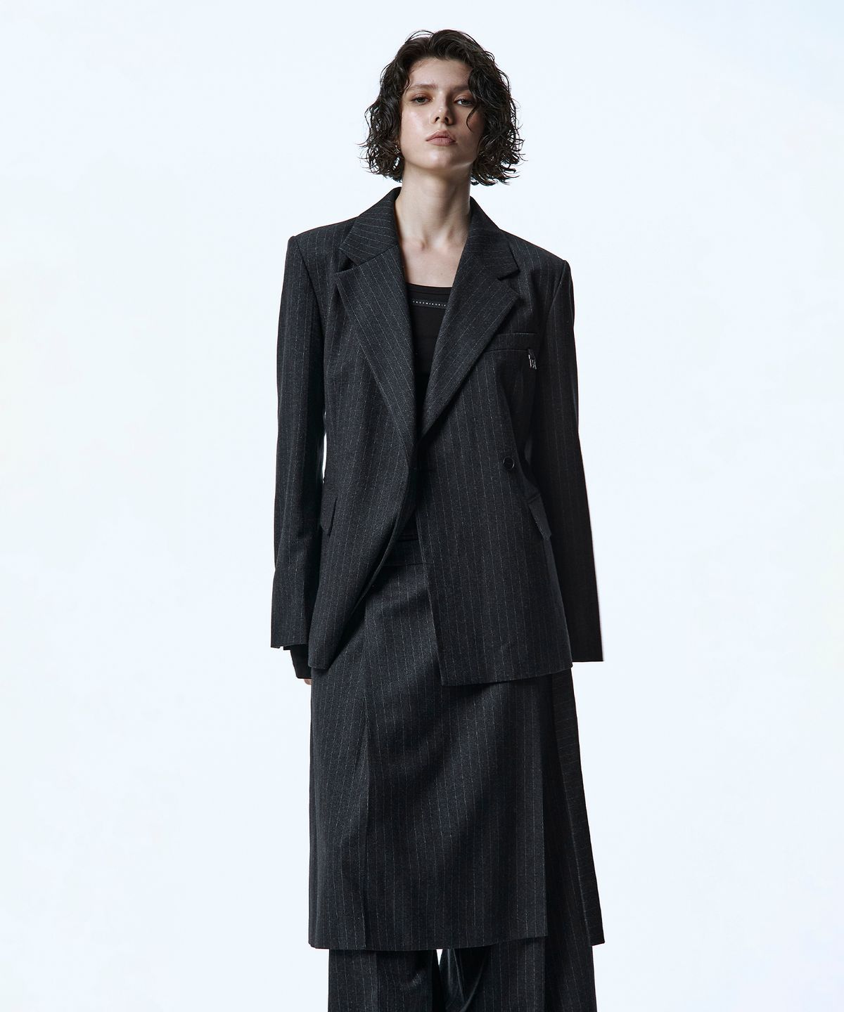 트리밍버드(TREEMINGBIRD) Belted Tailored Set-up Jacket [ Charcoal ]