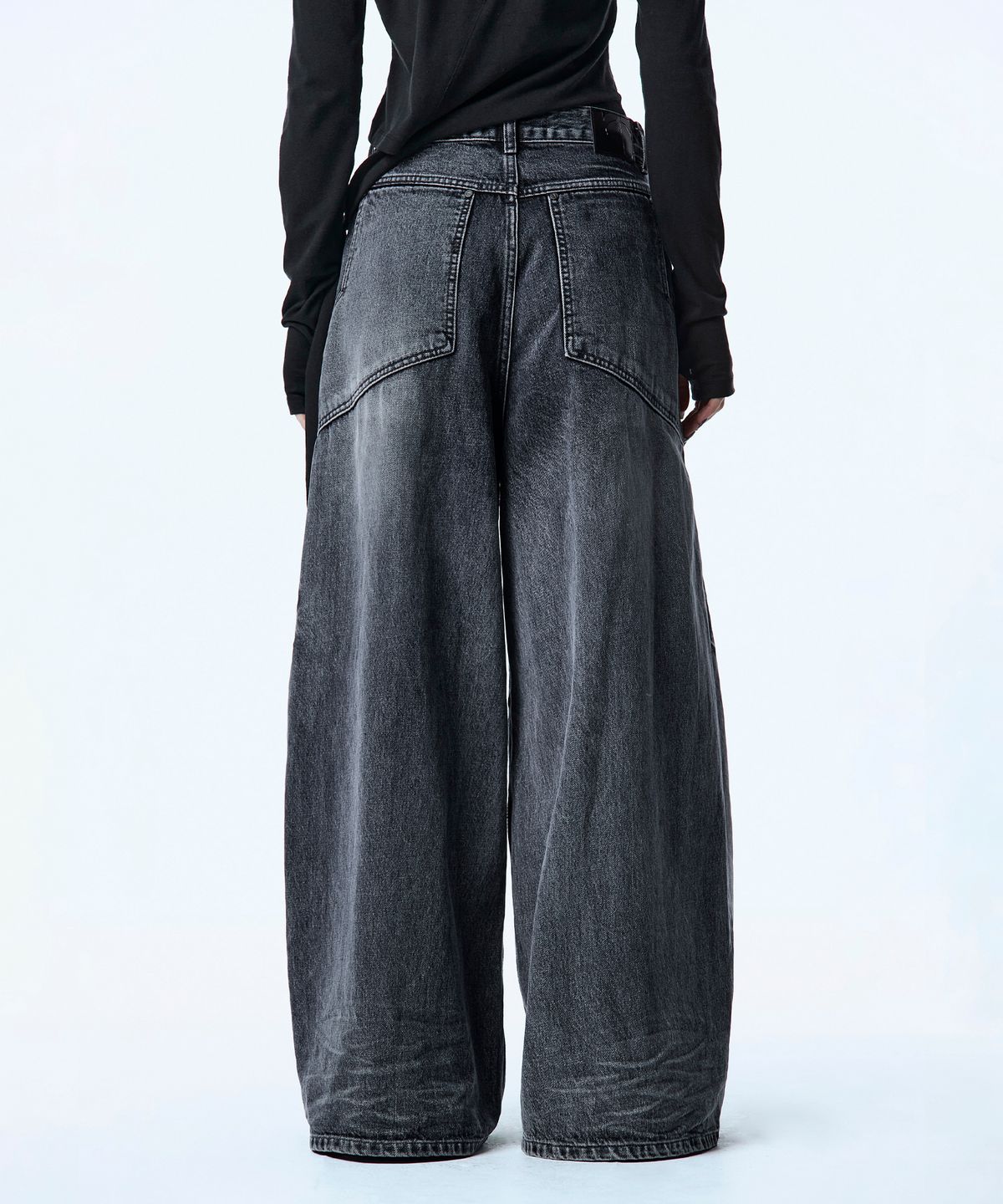 트리밍버드(TREEMINGBIRD) Handcrafted Faded Denim Pants [ Dark Gray ]
