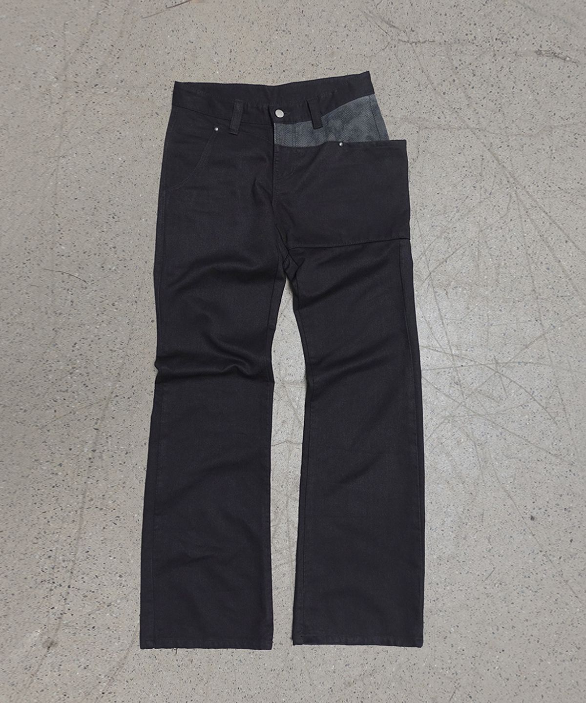 모산(MOSAN) CONTRAST BOOTCUT PANTS (CHARCOAL)