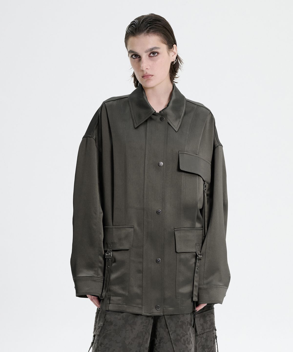 트리밍버드(TREEMINGBIRD) Glossy Satin Strap Jacket [ Khaki ]