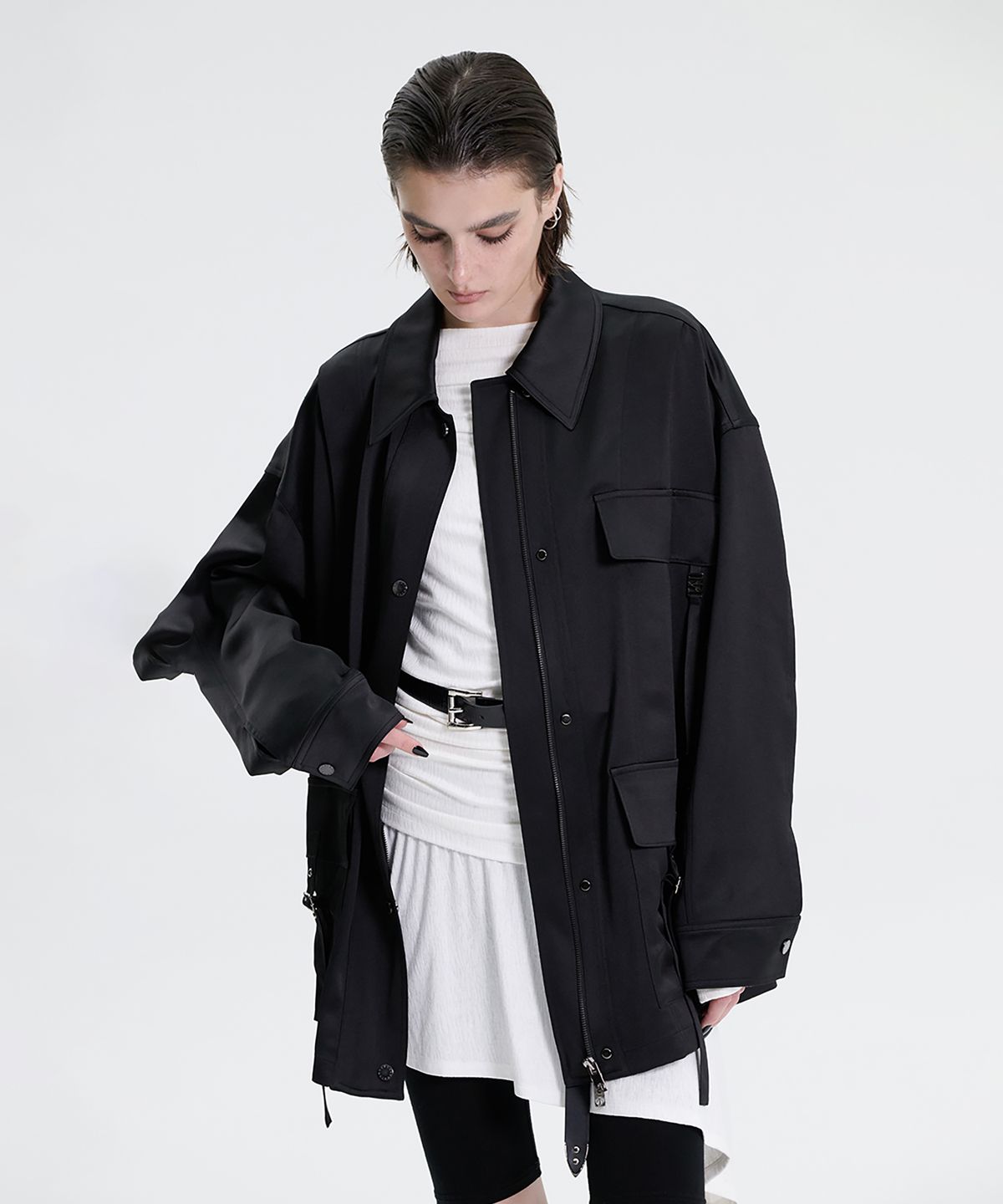 트리밍버드(TREEMINGBIRD) Glossy Satin Strap Jacket [ Black ]
