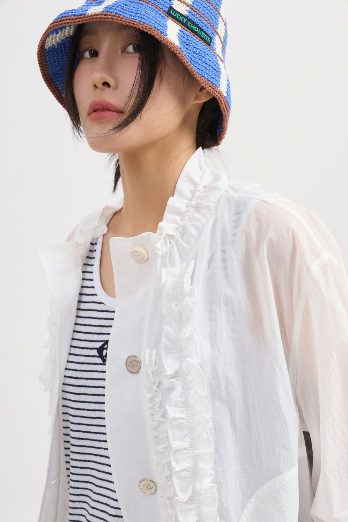 럭키슈에뜨(LUCKY CHOUETTE) Button Up Frill Jumper (white) LFUAM25610WHX
