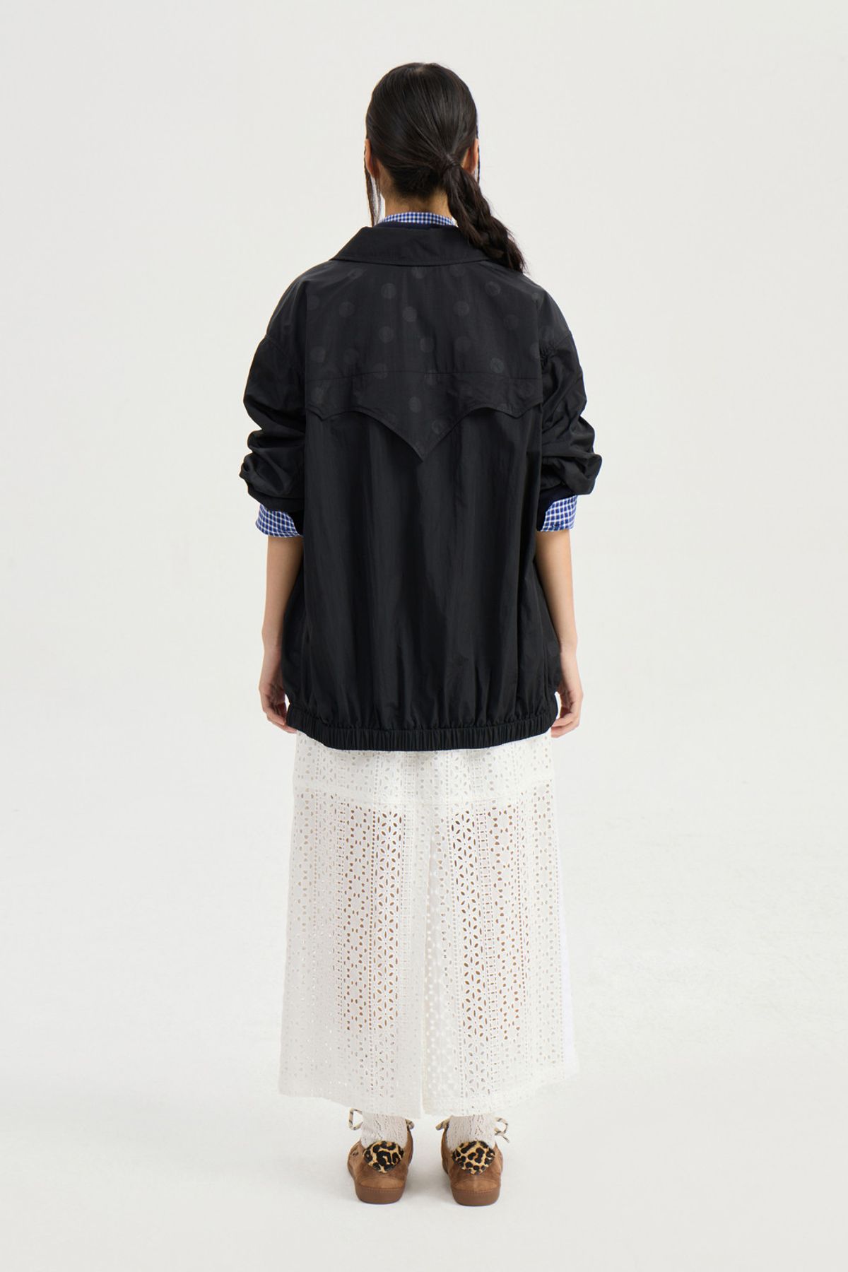 럭키슈에뜨(LUCKY CHOUETTE) Dot Print Collar Jumper (black) LFUAM25420BKX