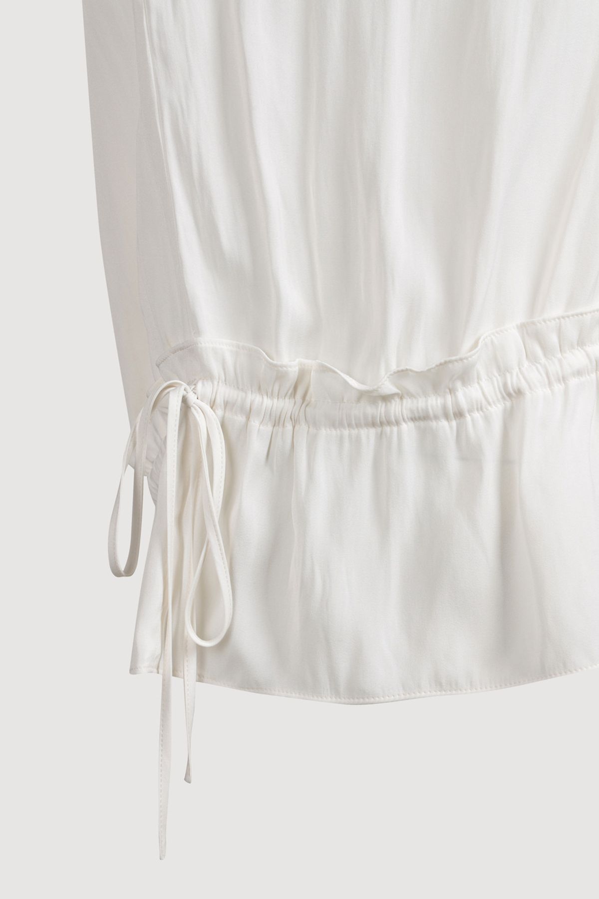 럭키슈에뜨(LUCKY CHOUETTE) [Atelier] Shirring Point Long Sleeve Blouse (ivory) LFSAM25855IVX