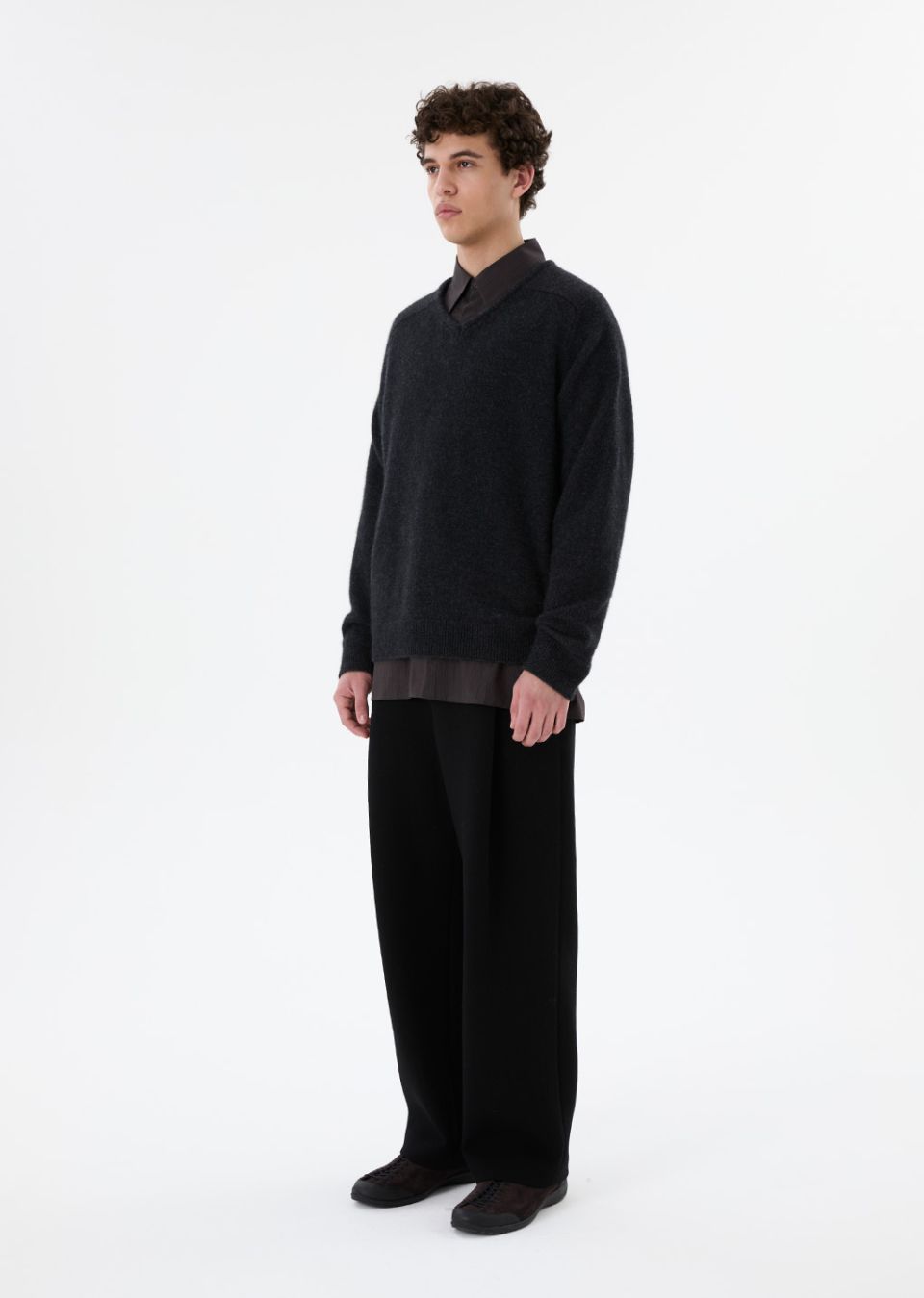 MUSINSA公式 | AMOMENTO RACOON V-NECK KNIT (3COLORS)