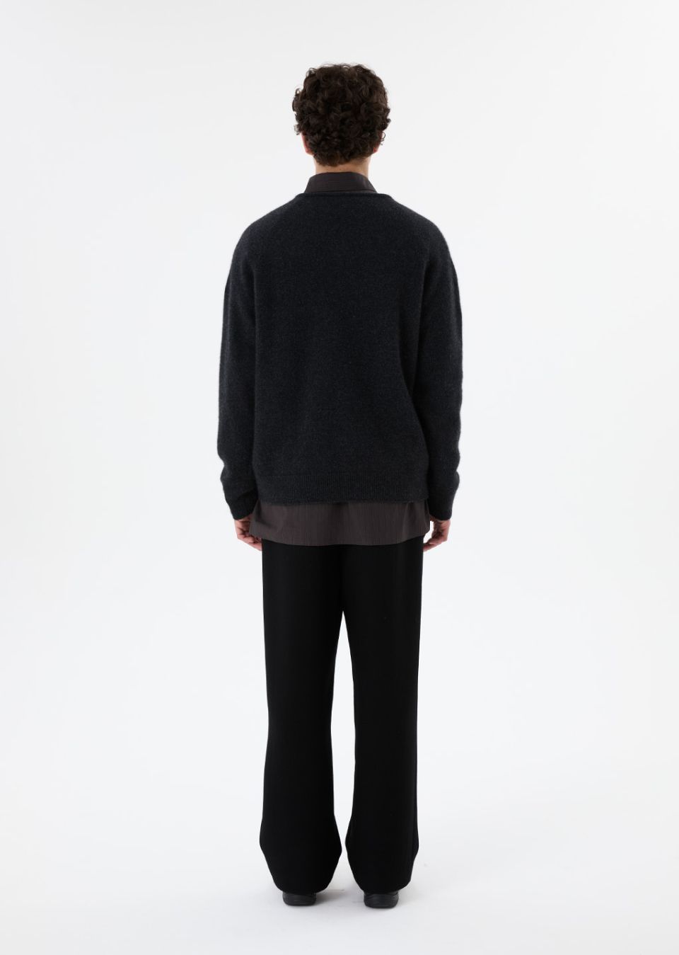 MUSINSA公式 | AMOMENTO RACOON V-NECK KNIT (3COLORS)