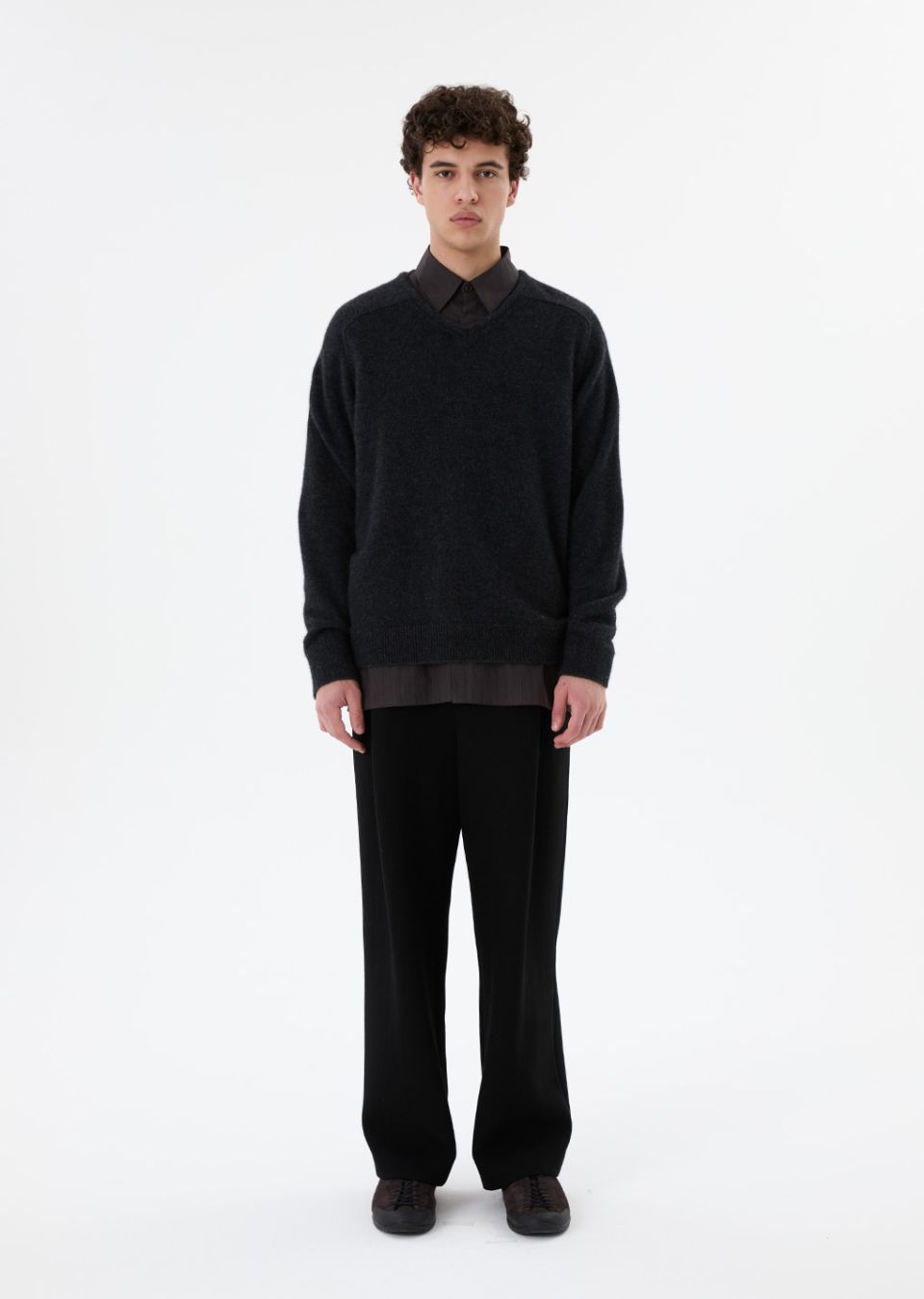 MUSINSA公式 | AMOMENTO RACOON V-NECK KNIT (3COLORS)