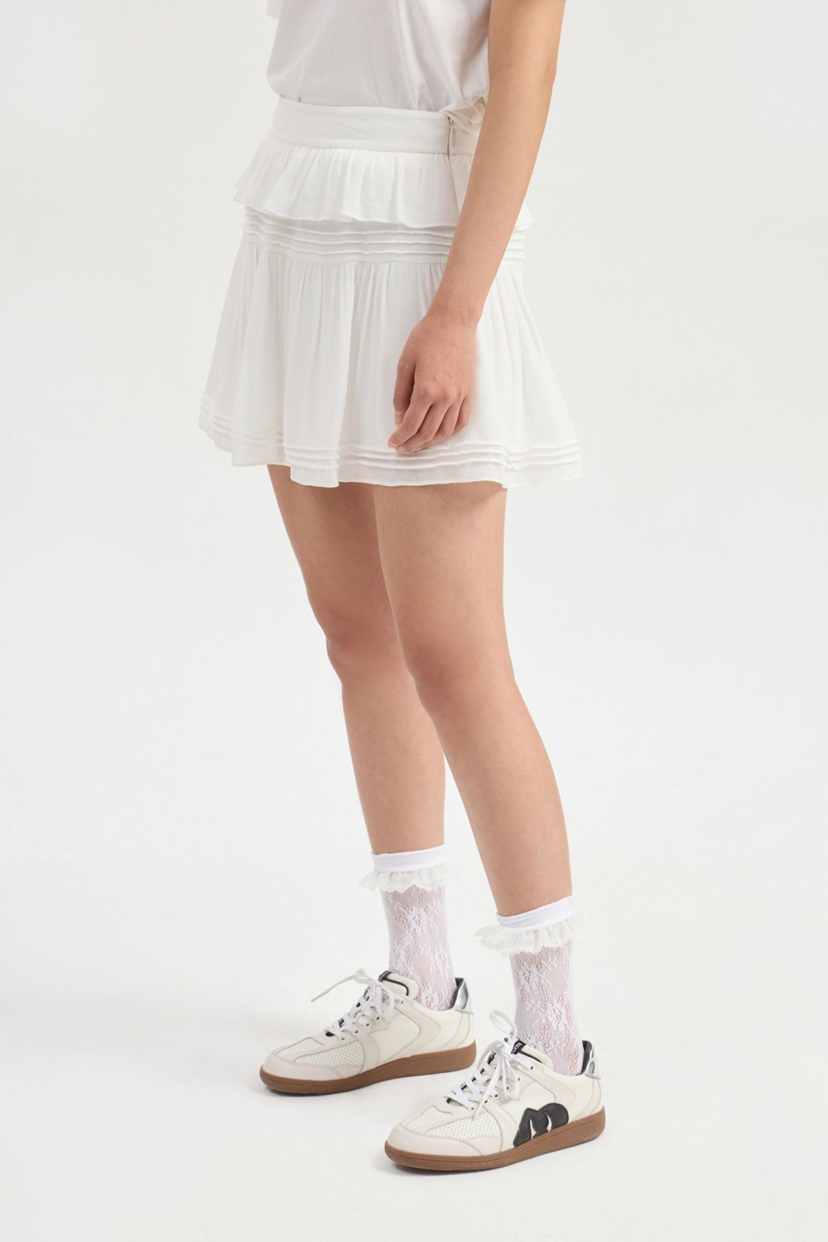 럭키슈에뜨(LUCKY CHOUETTE) Pin Tuck Point Mini Skirt (white) LFKAM25520WHX