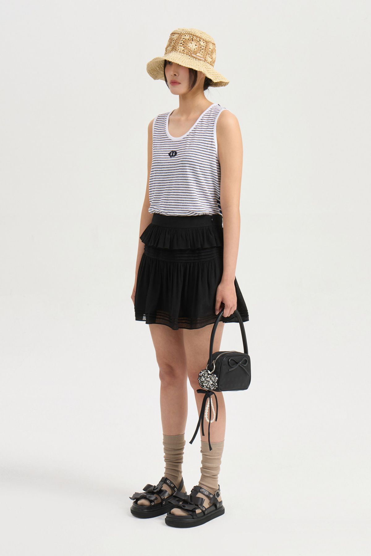럭키슈에뜨(LUCKY CHOUETTE) Pin Tuck Point Mini Skirt (black) LFKAM25520BKX
