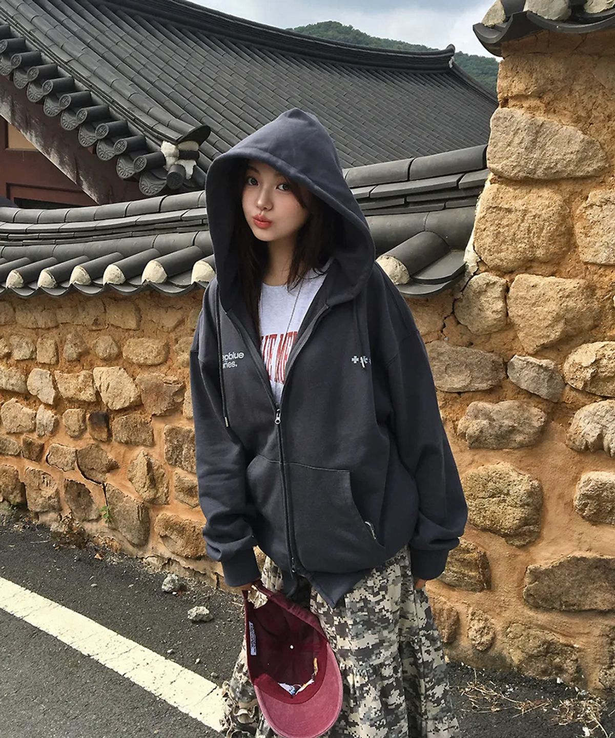 마이딥블루메모리즈(MY DEEP BLUE MEMORIES) (zp) MM SYMBOL LOGO 2WAY ZIP-UP (CHARCOAL)
