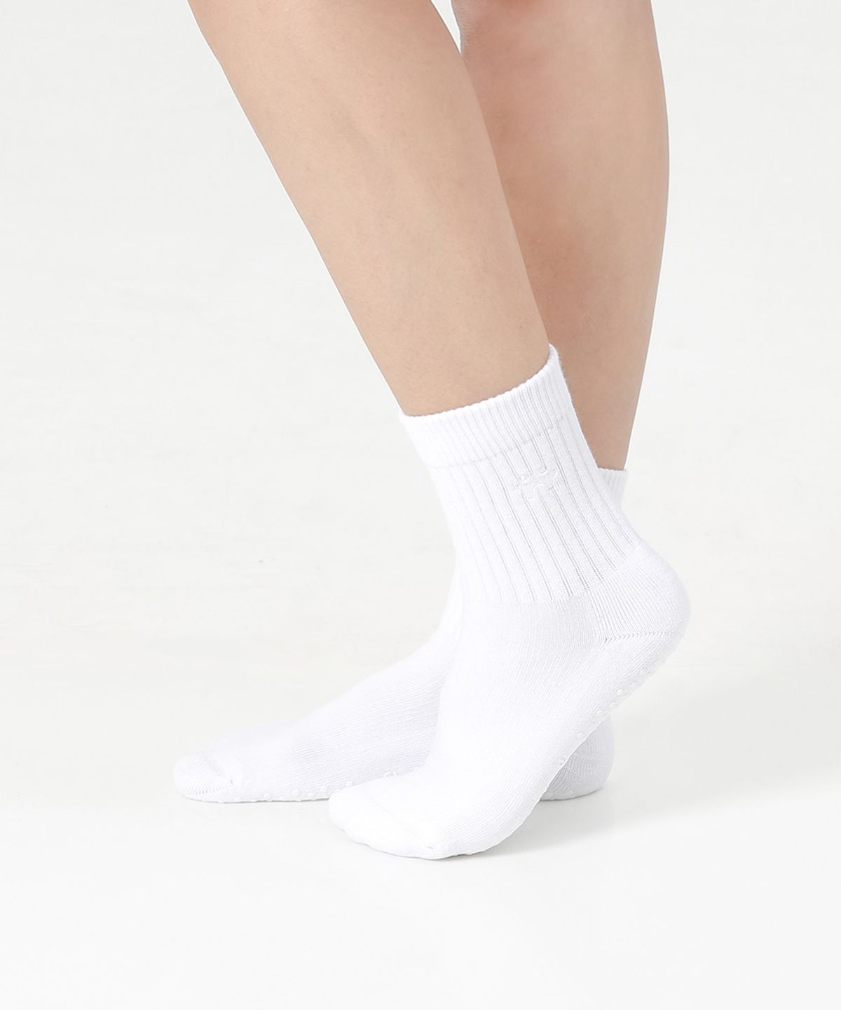떰토(THUMBTOE) Crew Socks with Grip 스포츠 쿠션 크루삭스 무봉제 심리스 양말