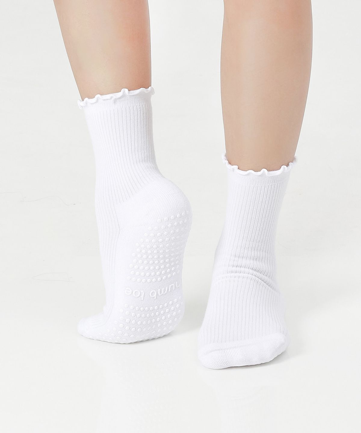 떰토(THUMBTOE) Frill Socks with Grip 스포츠 쿠션 크루삭스 무봉제 심리스 양말