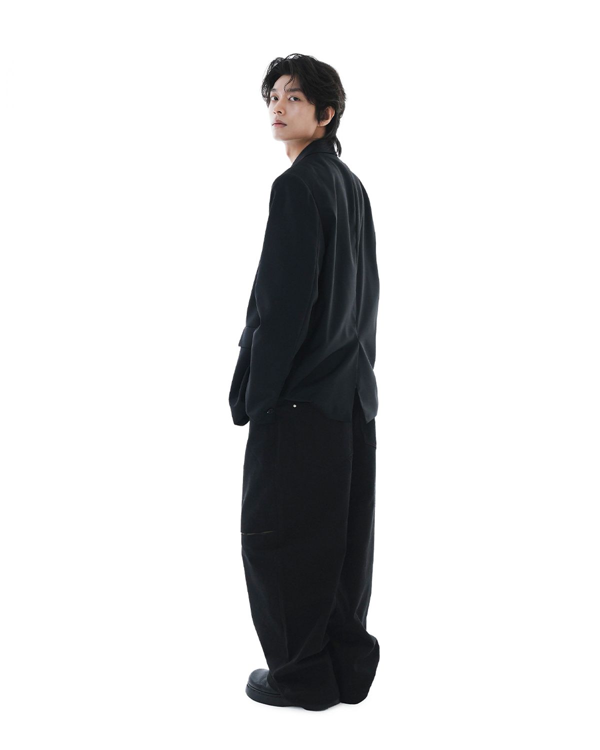 헤오진(HEOJIN) 레더 리빌 슬리브 울 블레이저_블랙