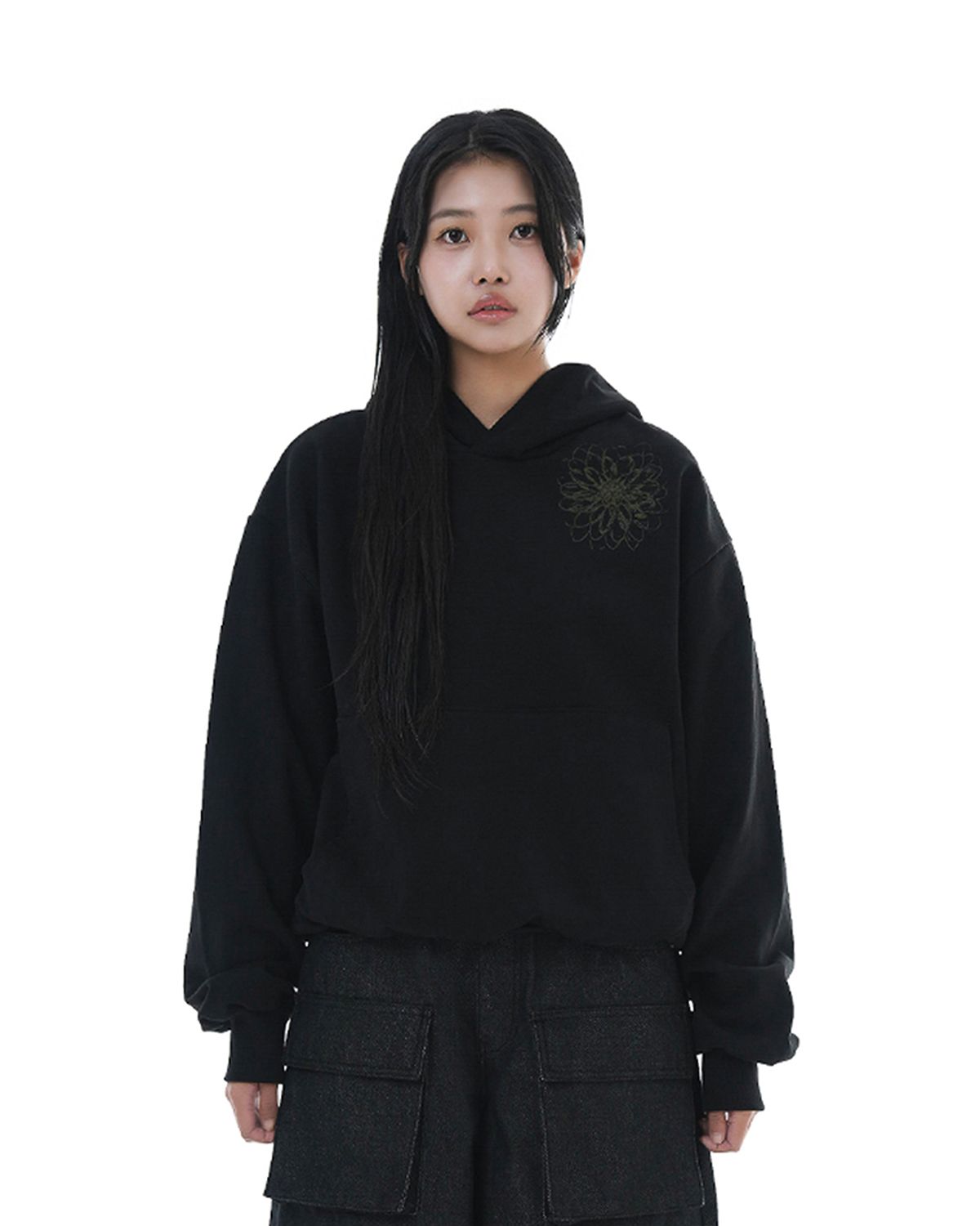 헤오진(HEOJIN) 디스토어터드 플라워 크롭 후디_블랙