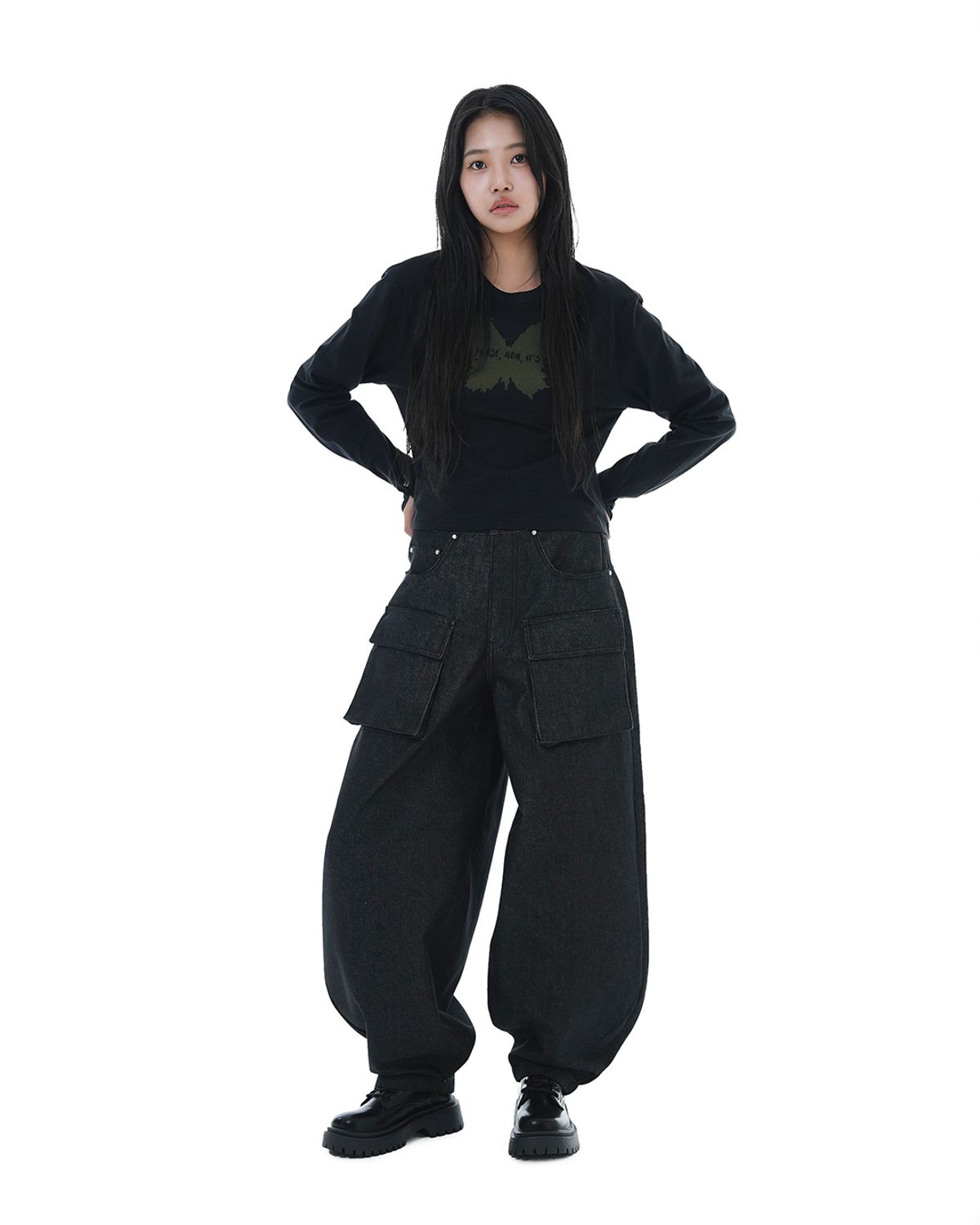 헤오진(HEOJIN) 벌룬 포켓 논-페이드 데님 팬츠_블랙