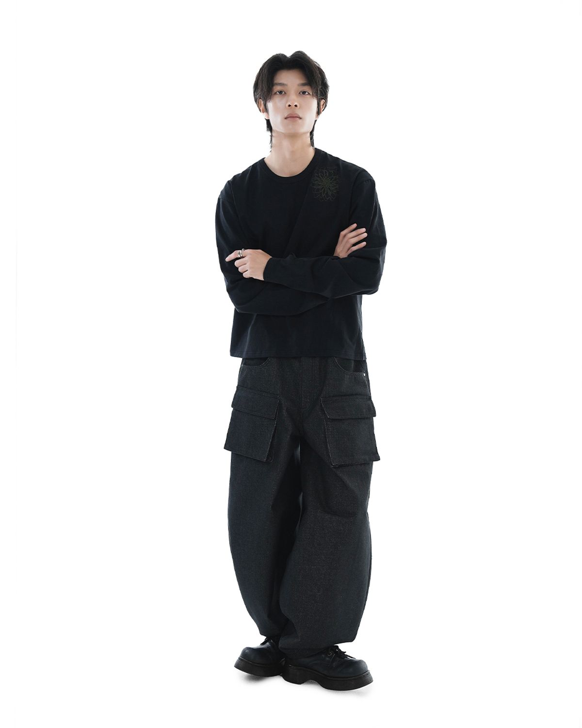 헤오진(HEOJIN) 벌룬 포켓 논-페이드 데님 팬츠_블랙