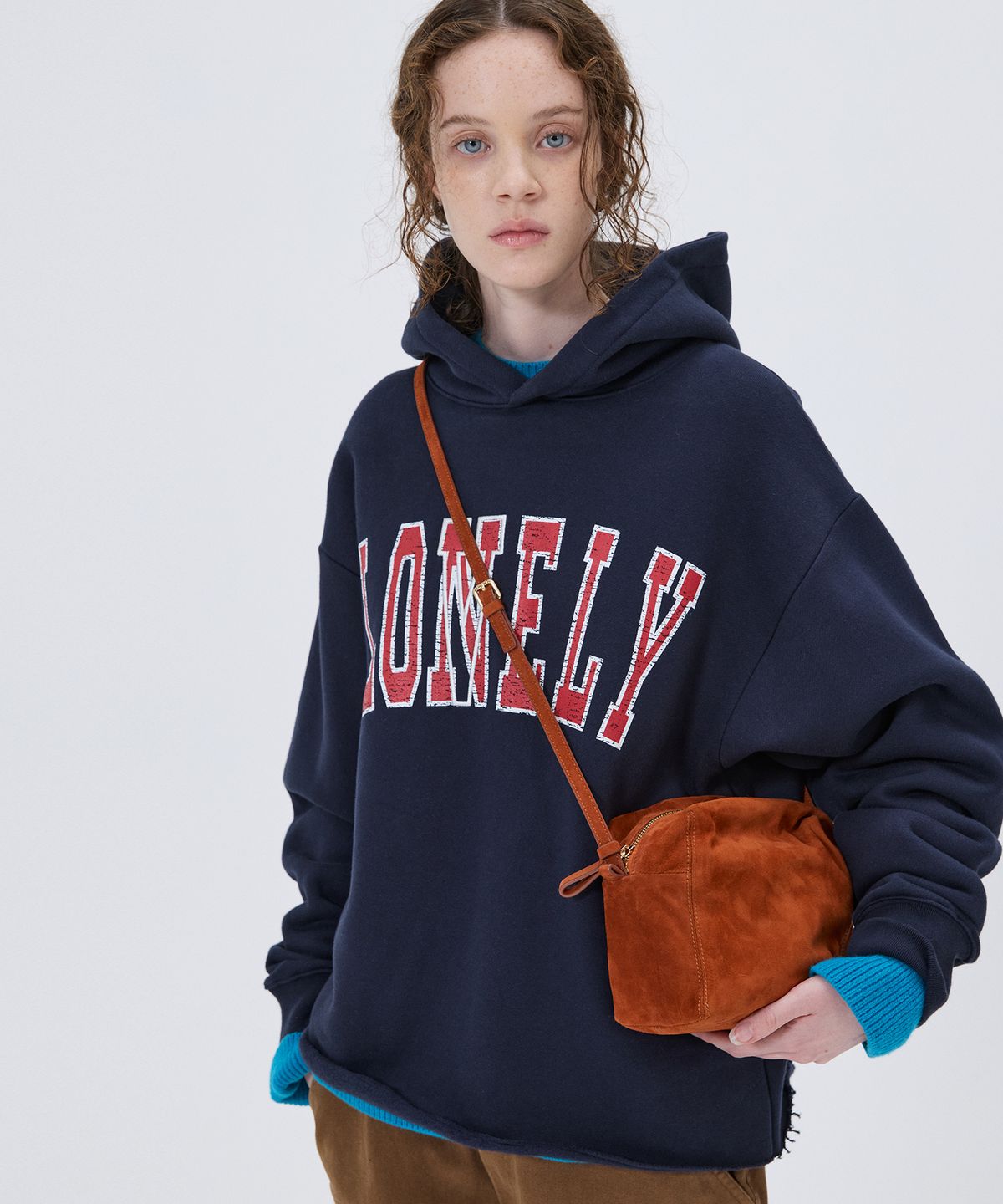 노앙(NOHANT) [기모] LONELY/LOVELY FLUFF CUT OFF HOODIE NAVY