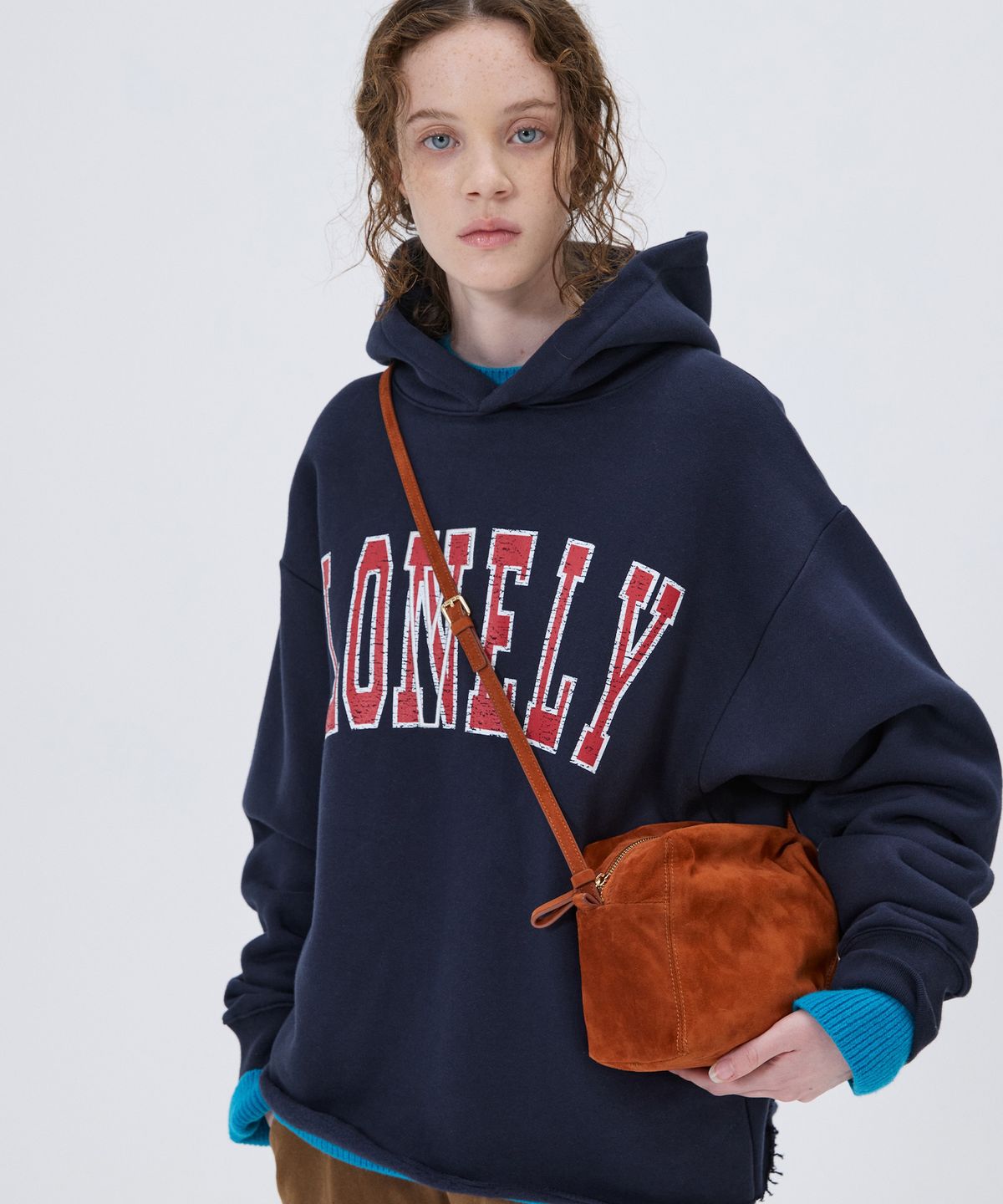 노앙(NOHANT) SUEDE PICNIC BAG CAMEL