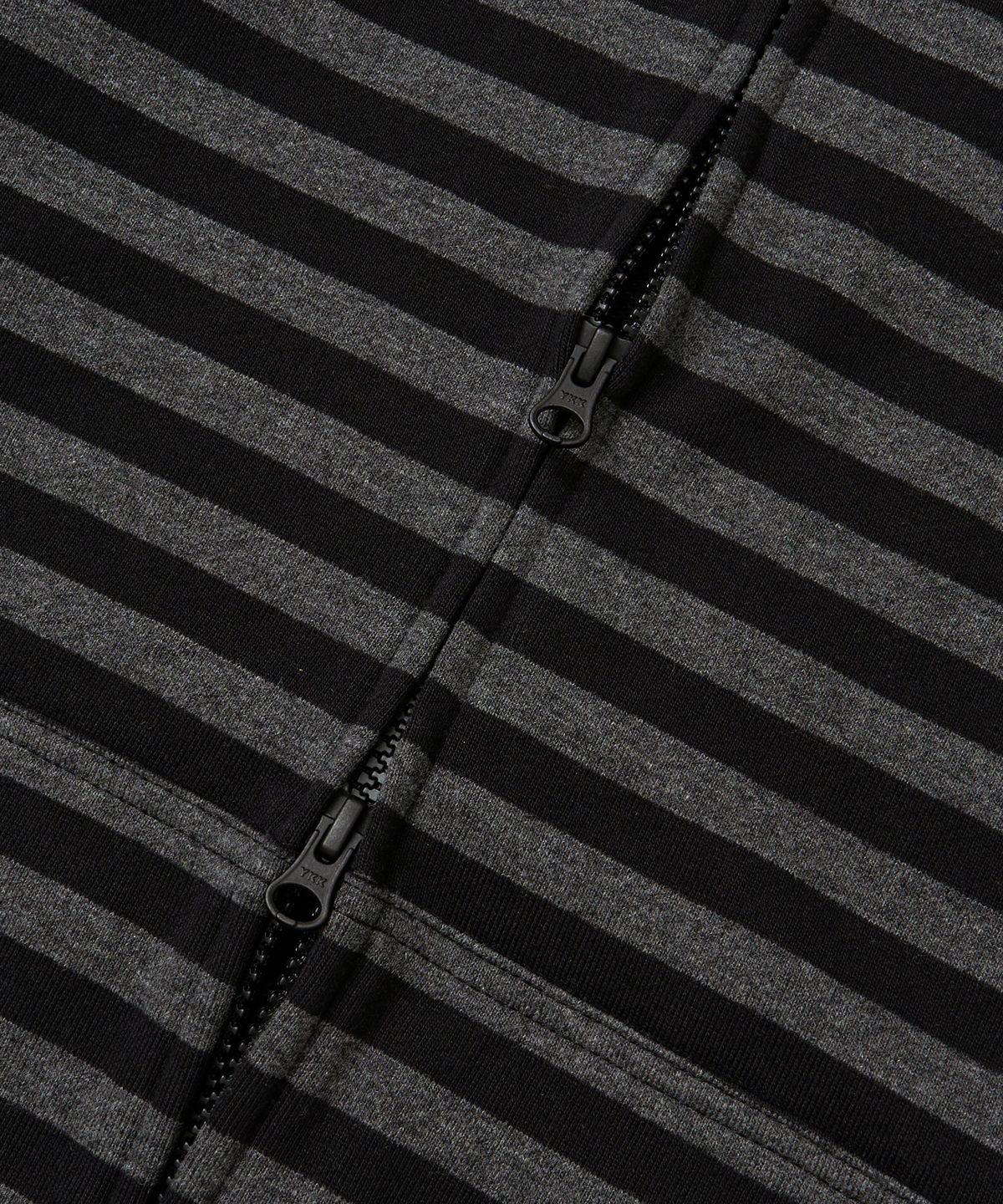 브라운브레스(BROWNBREATH) TAG STRIPE HOOD ZIP UP - CHARCOAL