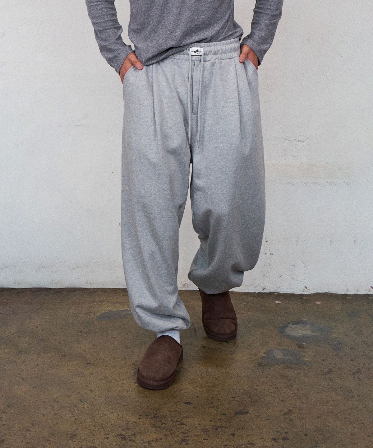 레코딩하우스(RECORDINGHOUSE) REC GRAPHIC SWEATPANTS [MELANGE]