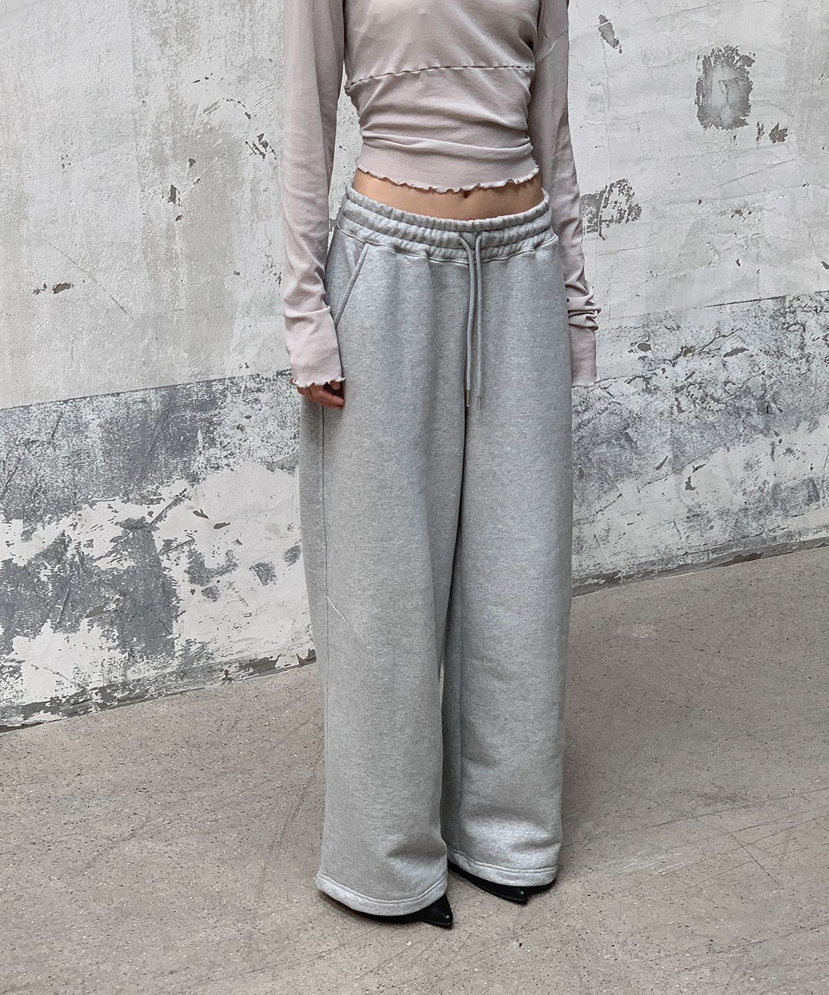 모산(MOSAN) LOGO WIDE SWEAT PANTS (MELANGE GRAY)