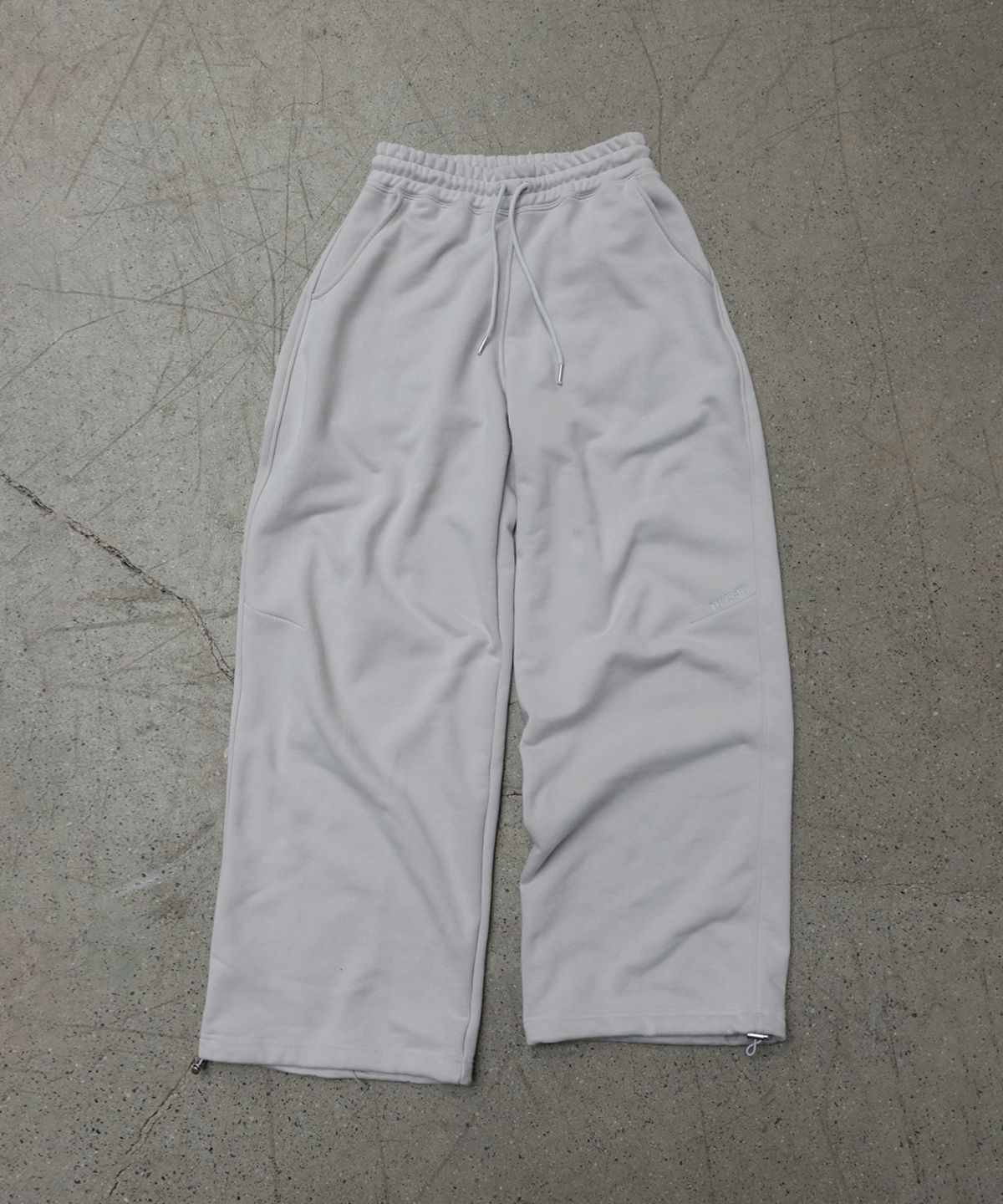 모산(MOSAN) LOGO WIDE SWEAT PANTS (BEIGE GRAY)