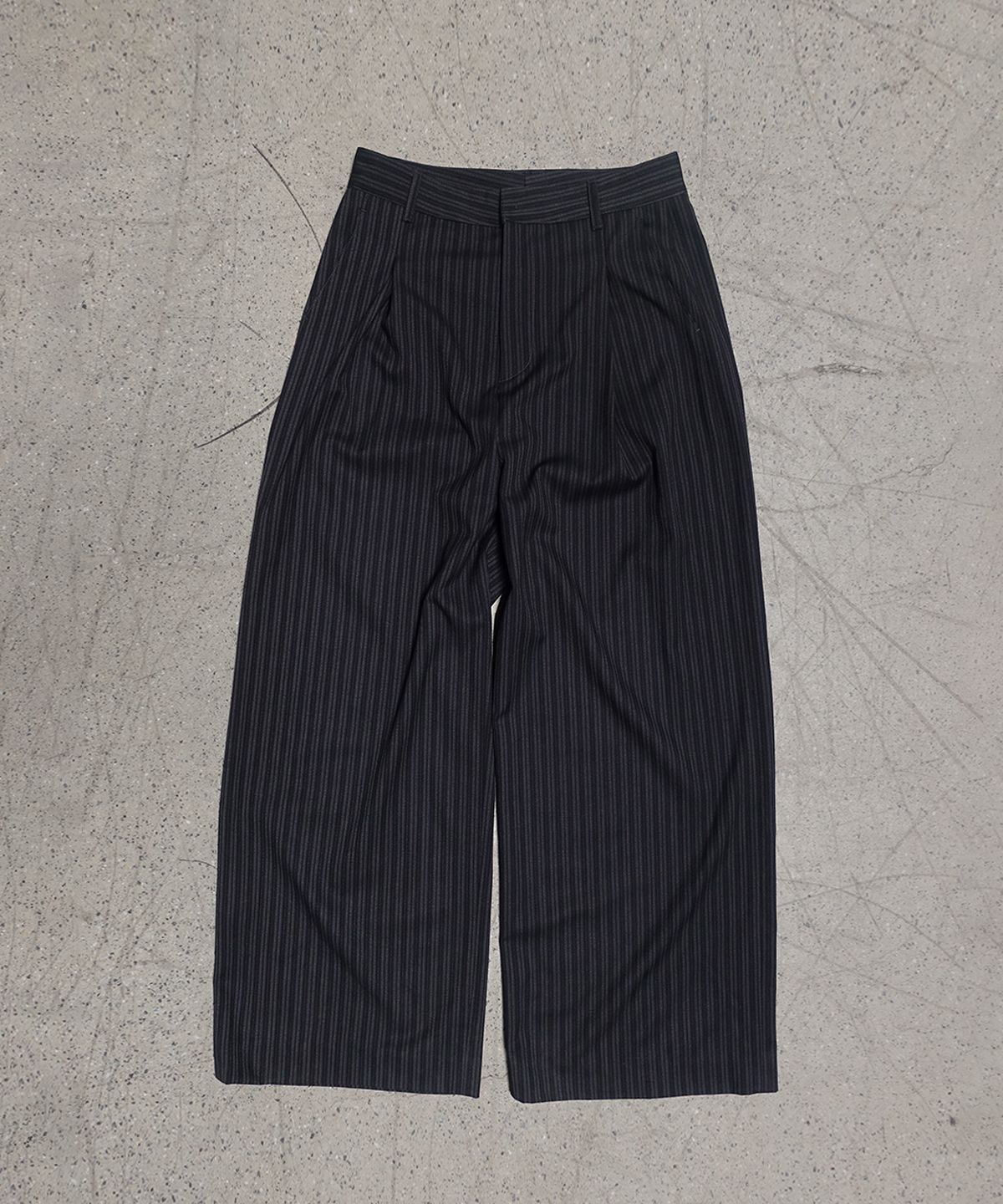 모산(MOSAN) STRIPE WIDE PANTS (BLACK)