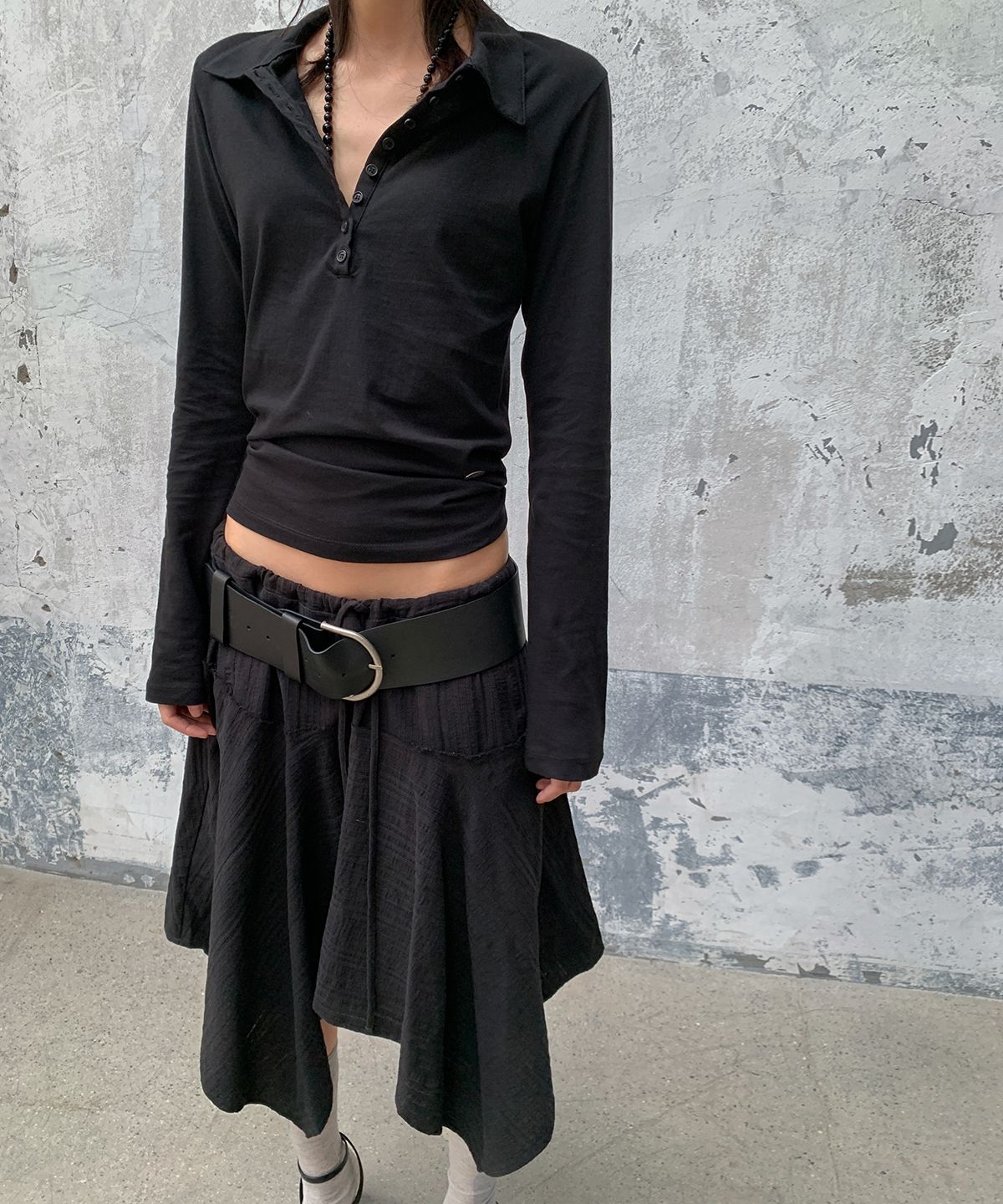 모산(MOSAN) COLLARED BUTTON LONG-SLEEVE T-SHIRT (BLACK)