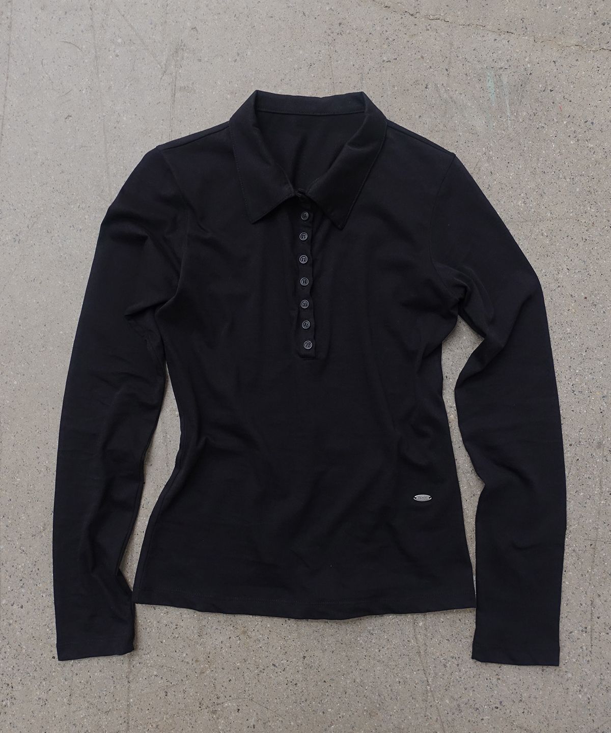 모산(MOSAN) COLLARED BUTTON LONG-SLEEVE T-SHIRT (BLACK)
