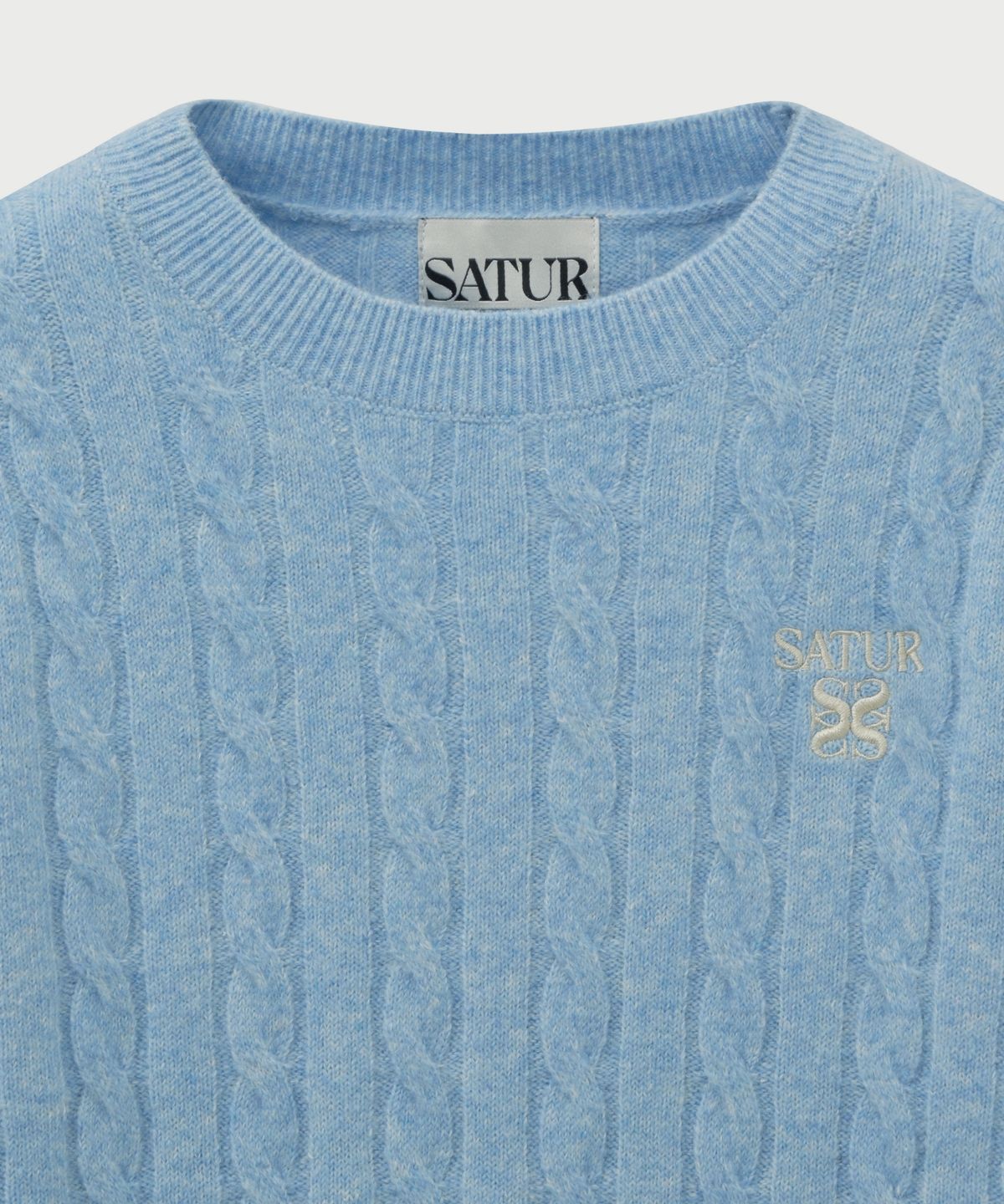 세터(SATUR) (W) 소프트 터치 케이블 크루 넥 니트 스카이 블루