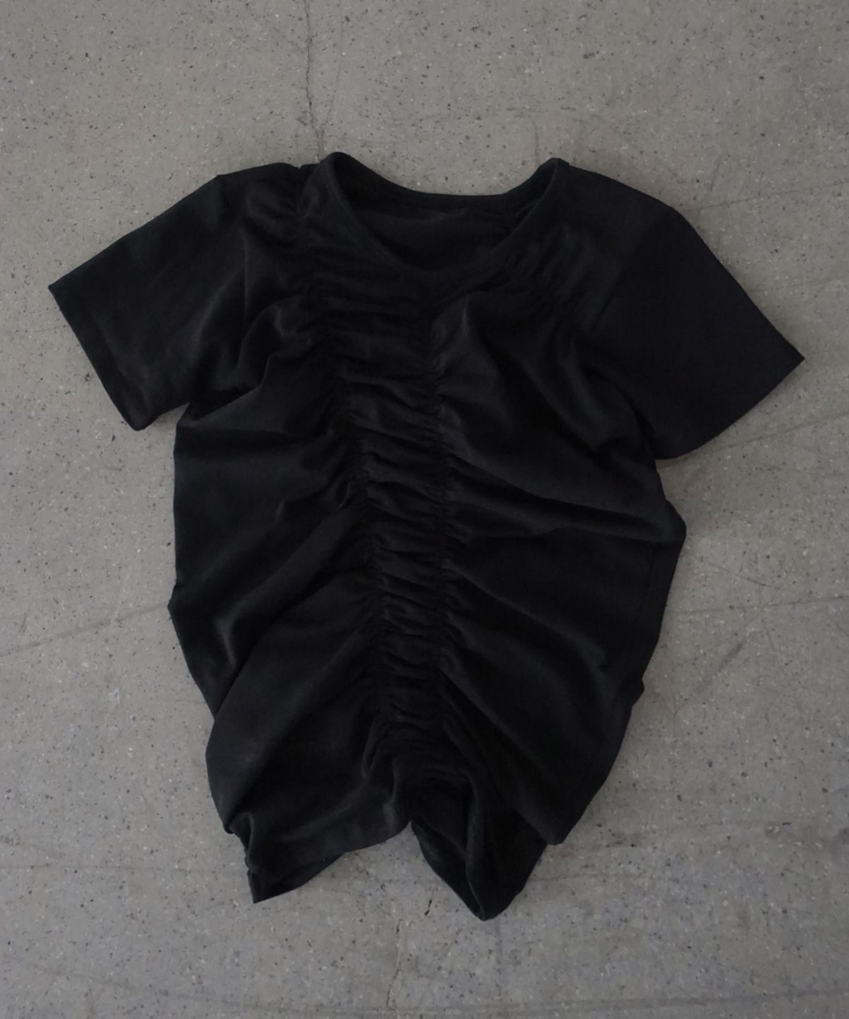 모산(MOSAN) RUCHED SHORT-SLEEVE T-SHIRT (BLACK)