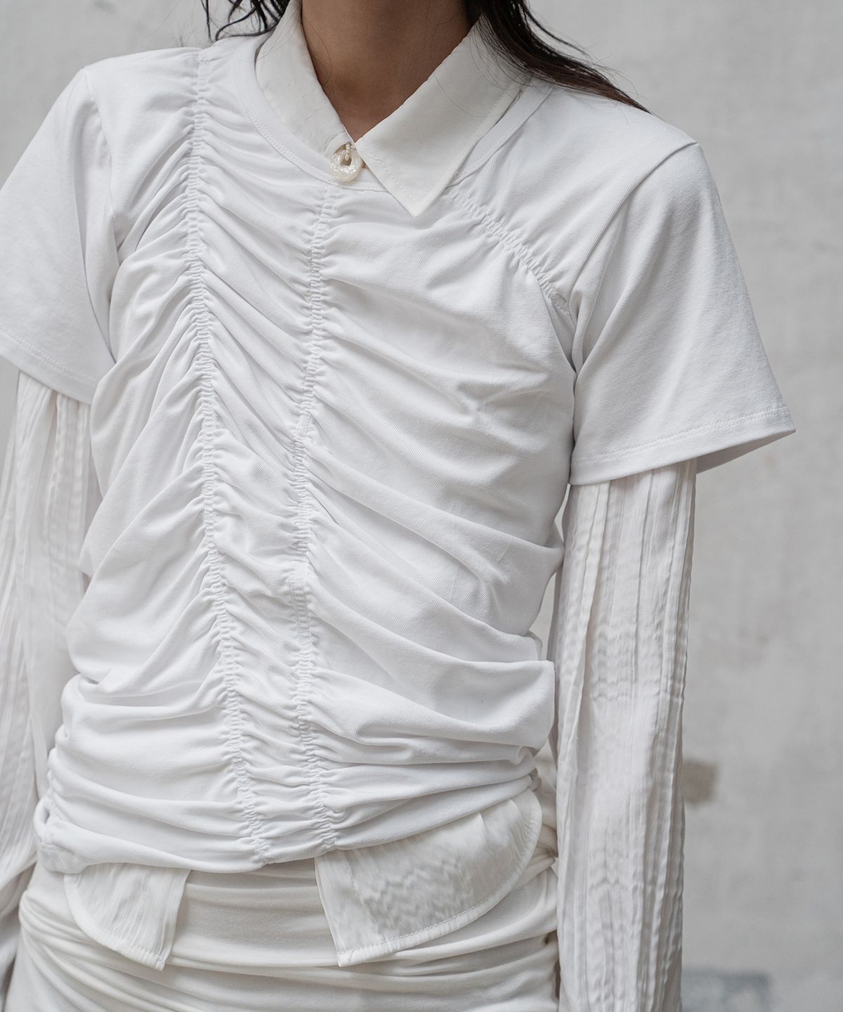 모산(MOSAN) RUCHED SHORT-SLEEVE T-SHIRT (IVORY)