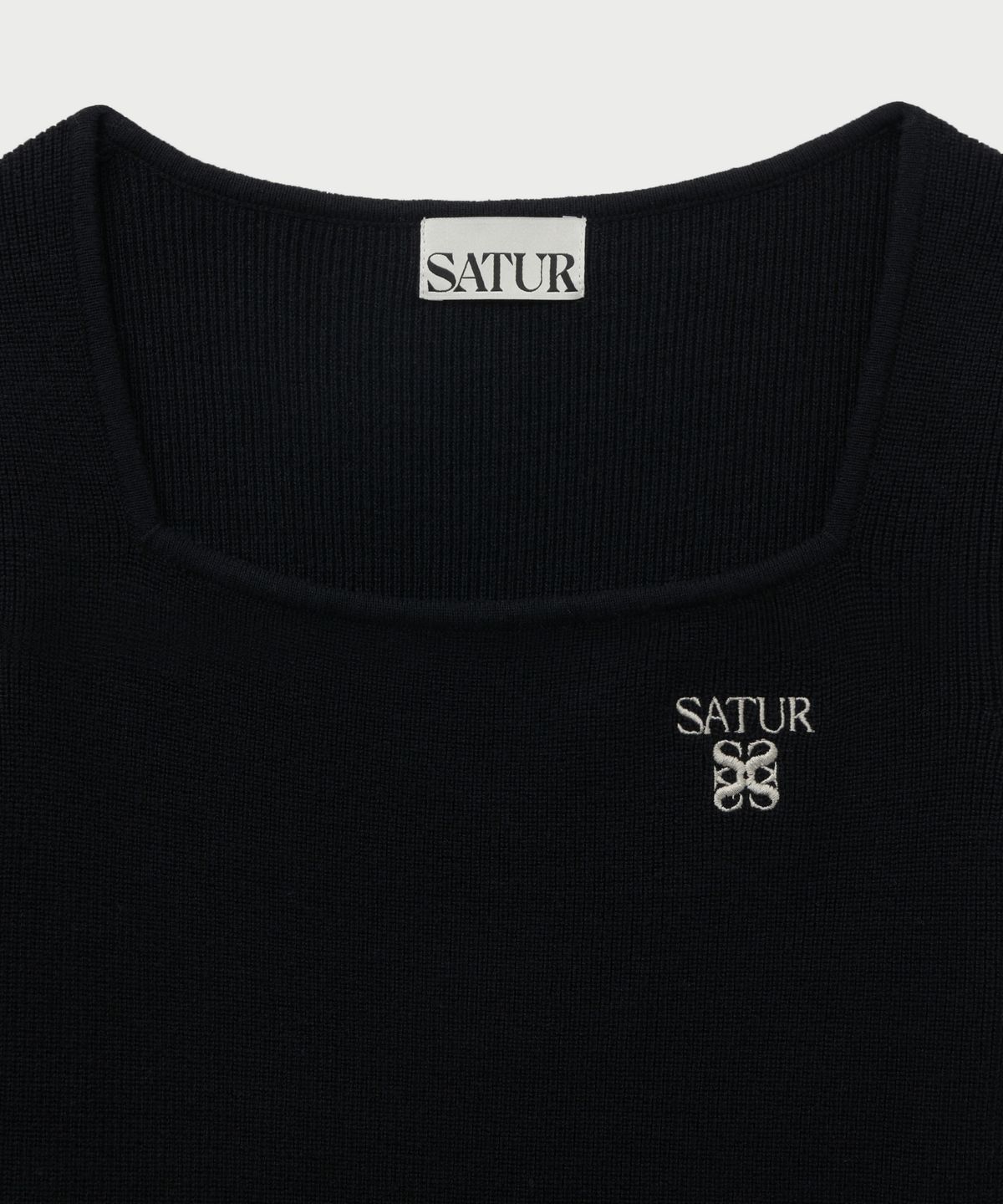 세터(SATUR) (W) 스퀘어넥 니트 롱 슬리브 블랙