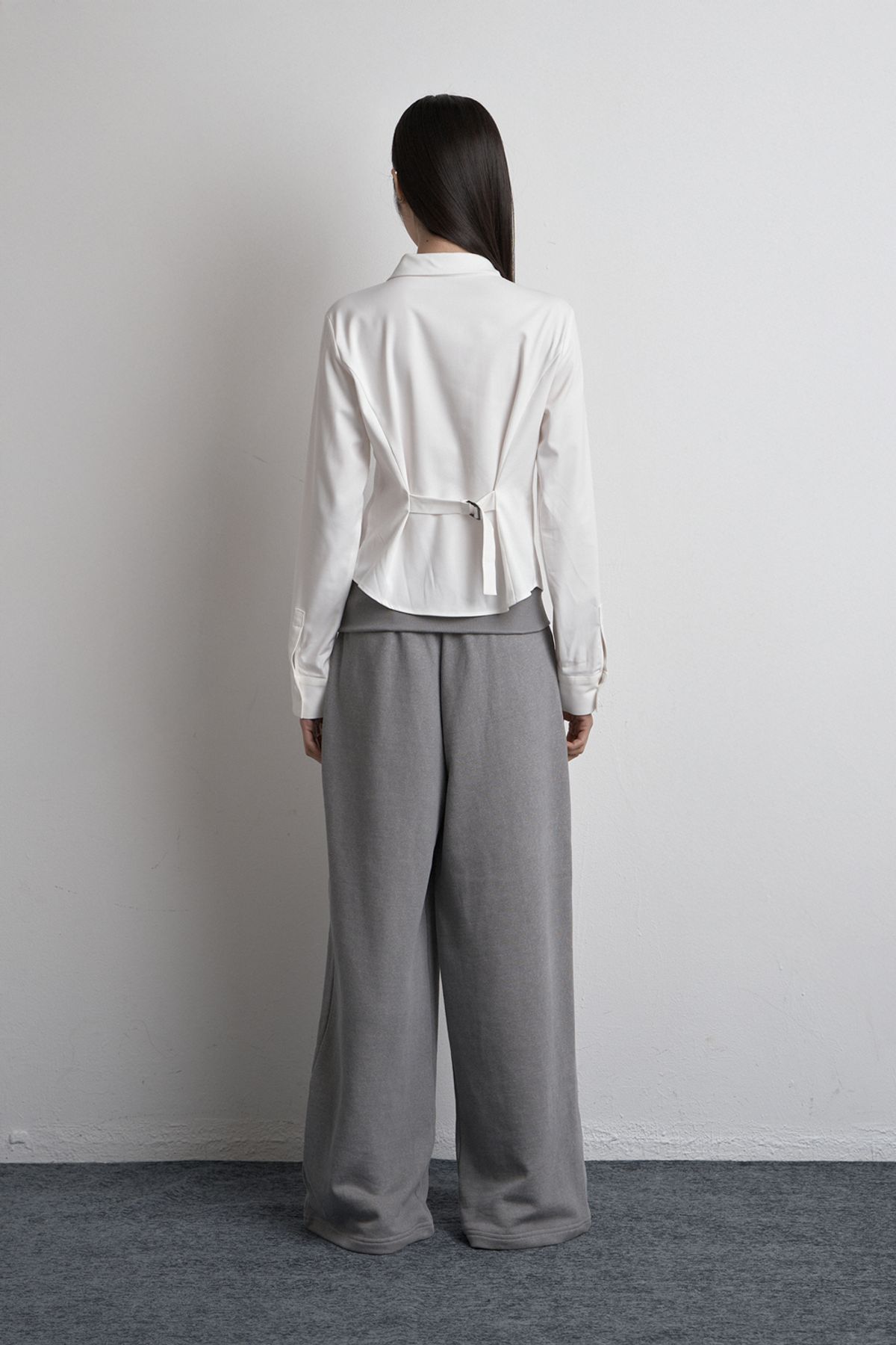 시너진(SYNERJYN) DIAGONAL UNBALANCED SHIRT WHITE