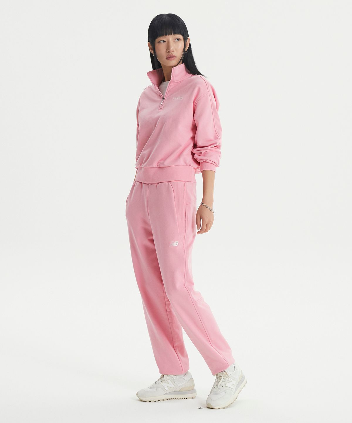 뉴발란스(NEW BALANCE) NBMLF4W932 / WOMEN 에센셜 조거 팬츠 (PINK)