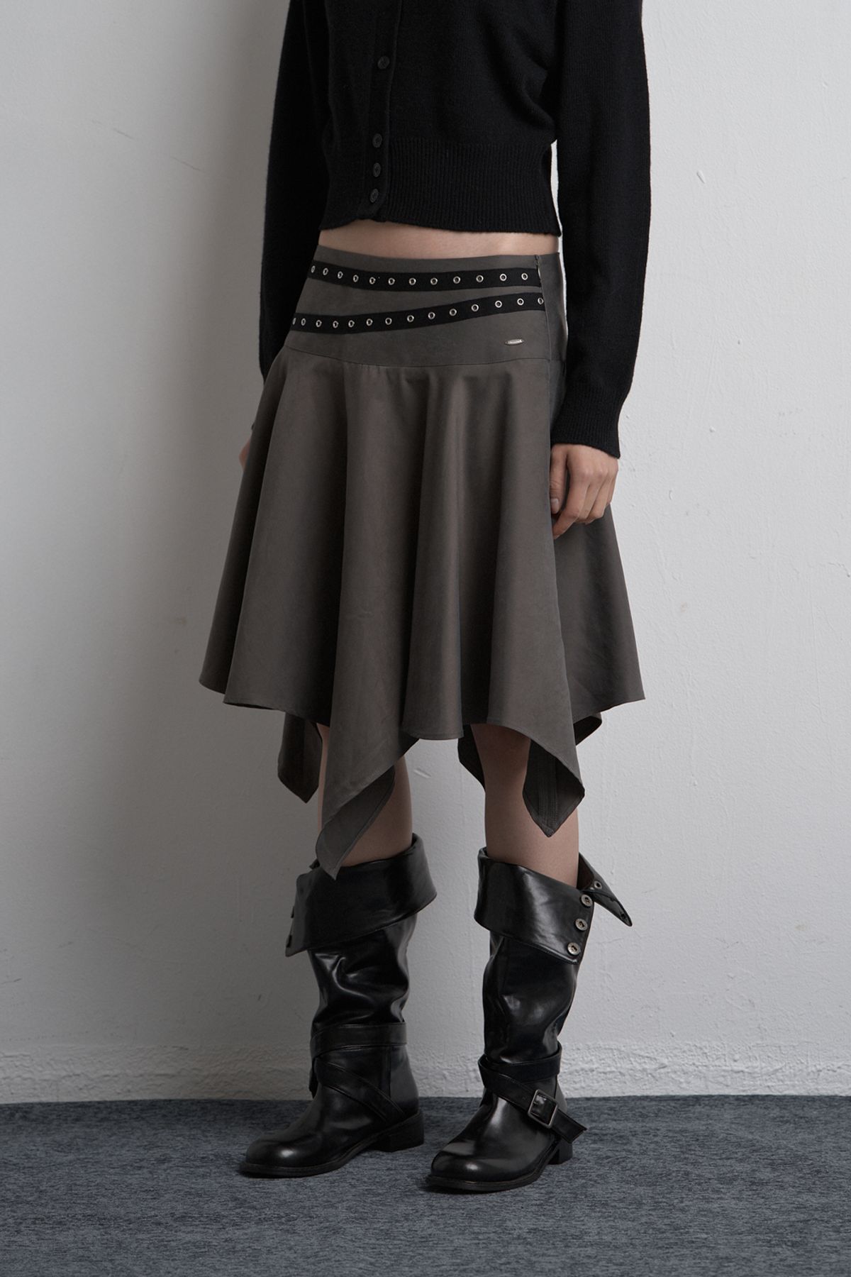 시너진(SYNERJYN) EYELET UNBALANCED MIDI SKIRT CHARCOAL